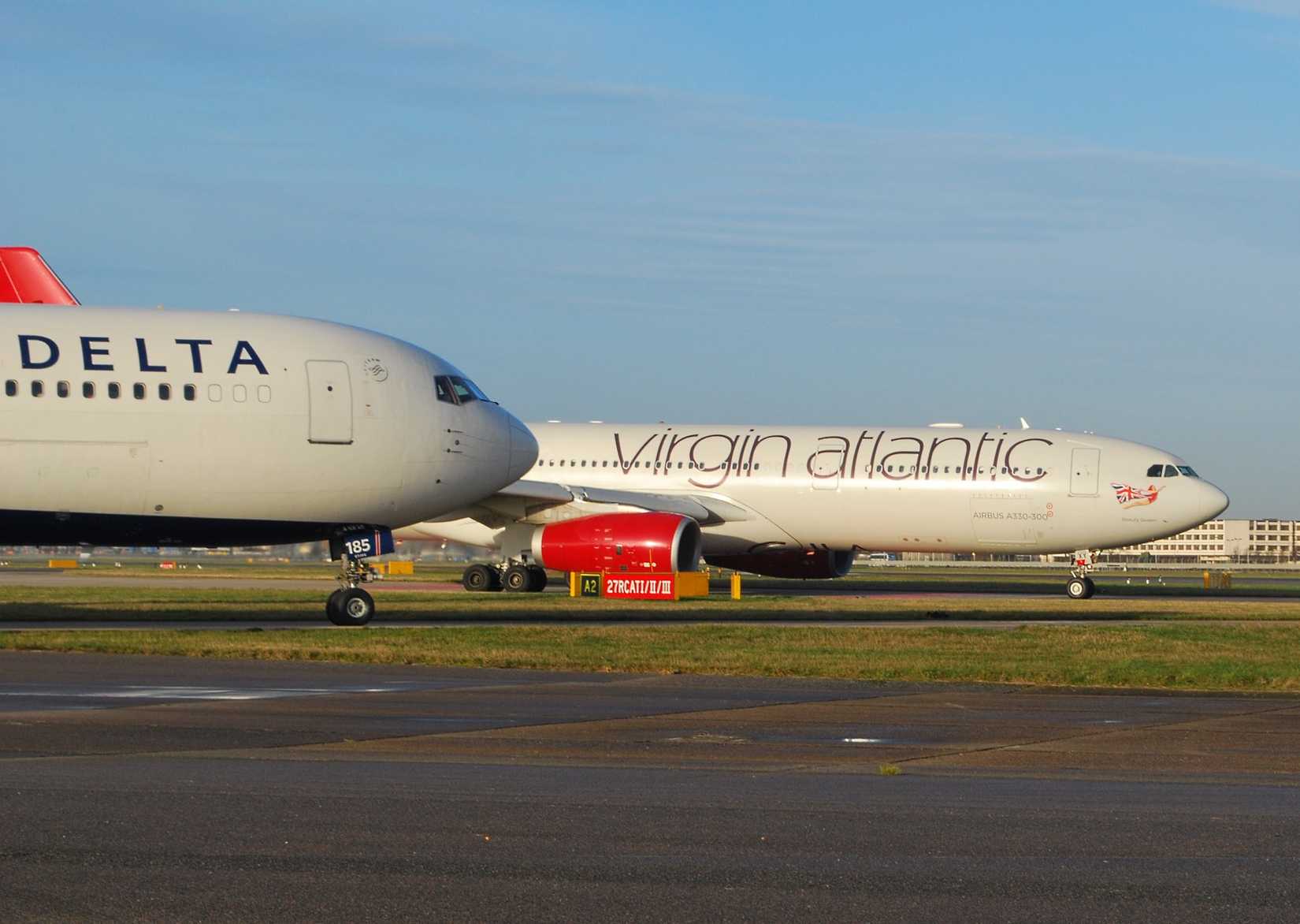 N185DN_at_Heathrow_(11480257363)