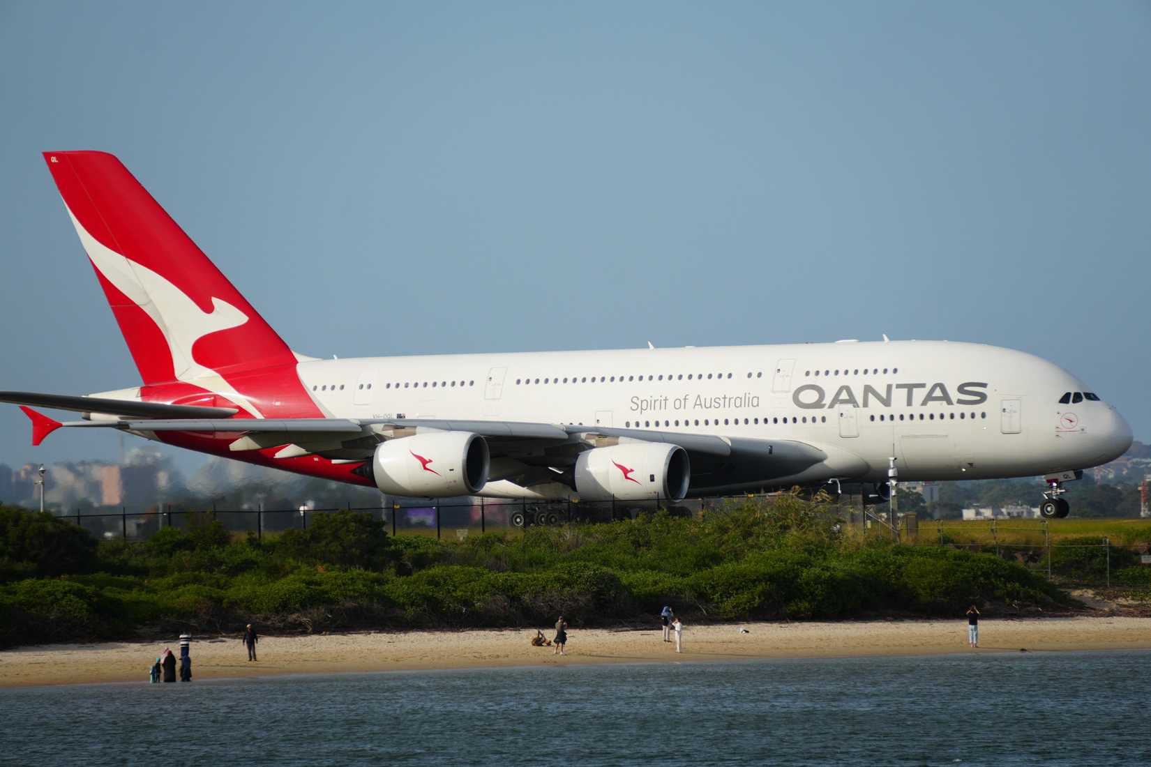 Qantas airbus A380 Sydney Tom Jukes