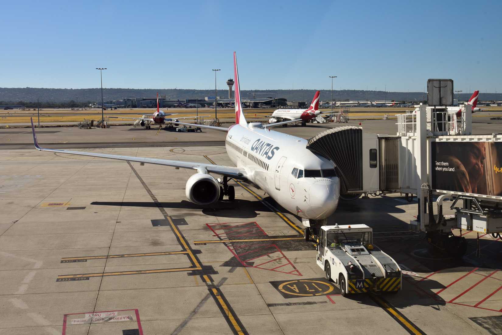 Qantas_Boeing_737_VH-VZC_Perth_2026_(01)