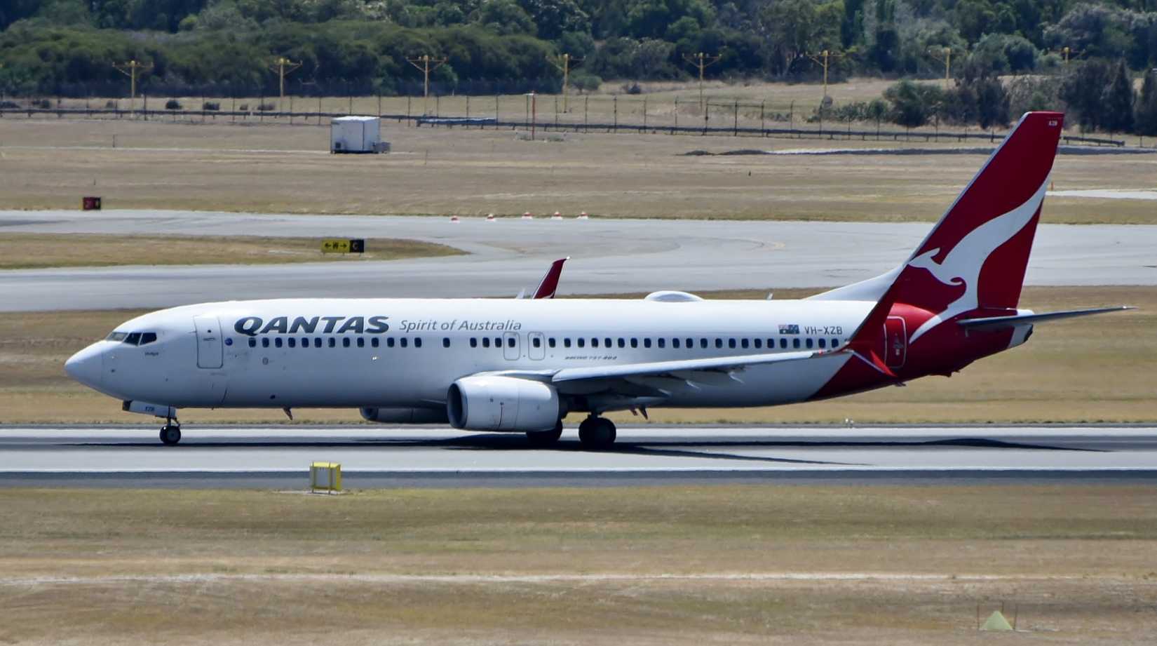 Qantas_Boeing_737_VH-XZB_Perth_2025_(01)