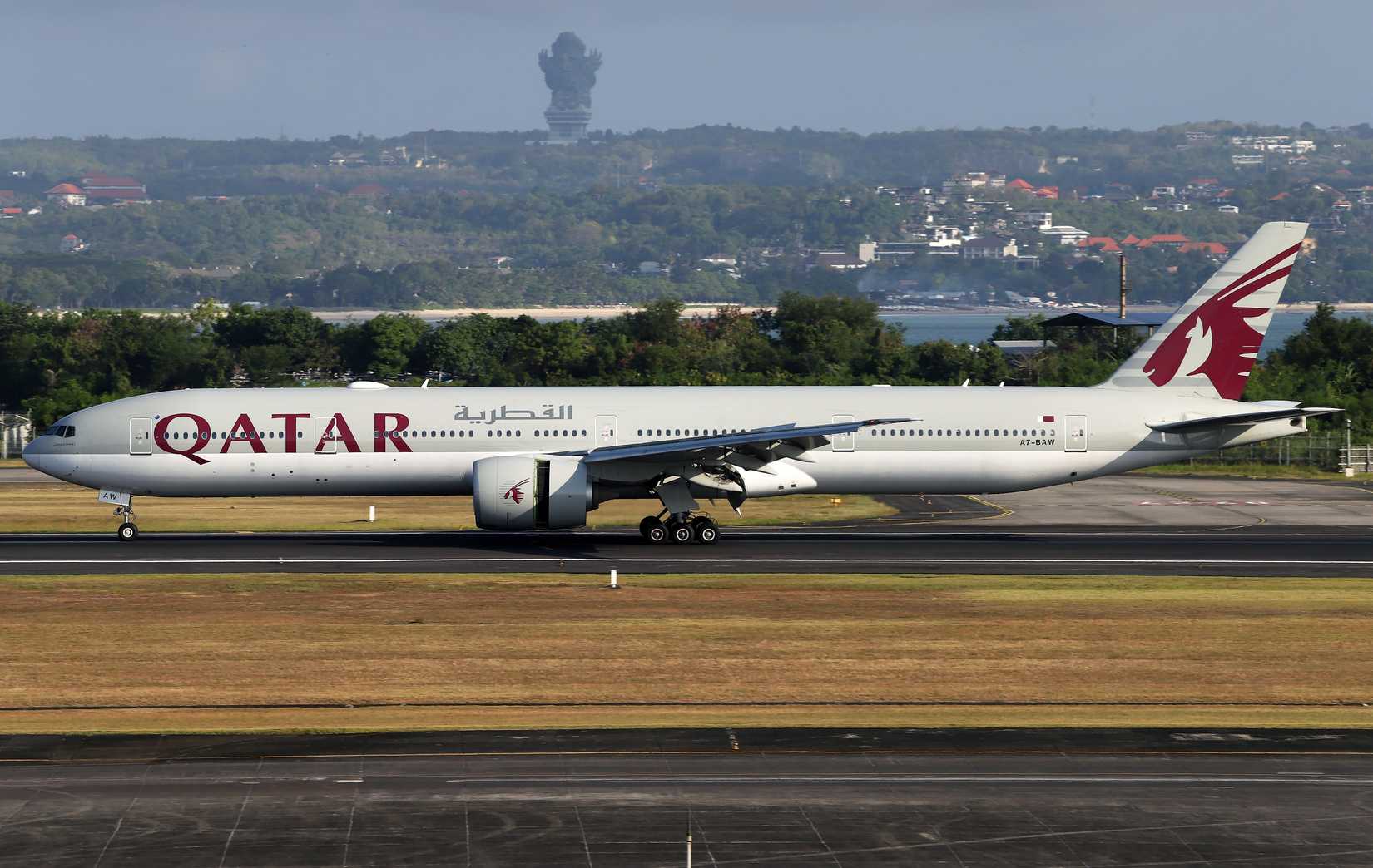 Qatar Airways Boeing 777-300er Mochammad Ray Kahn Ariga