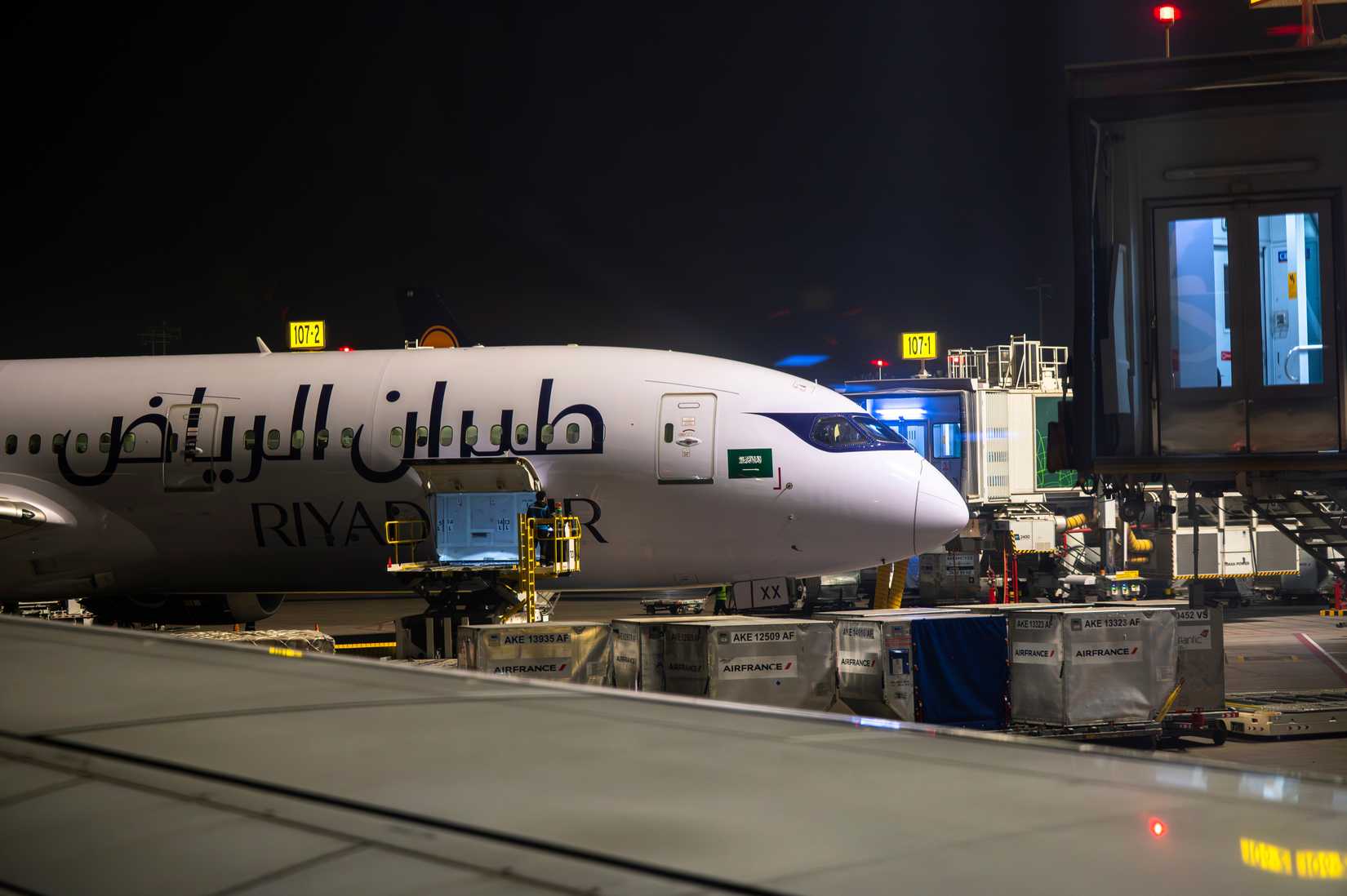 Riyadh Air 787-9 at gate at Riyadh bieszczady_wildlife