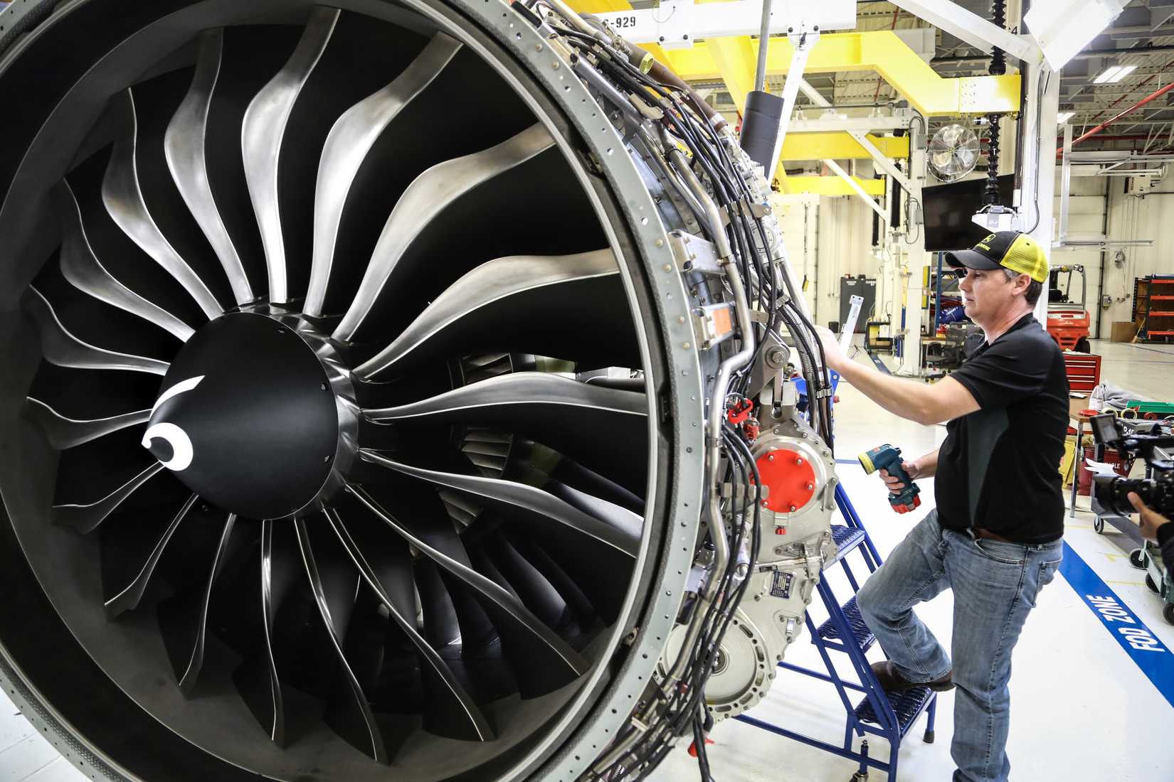 GE Aerospace Is Spending $1 Billion To Fix The Engine Shop-Visit Crunch ...
