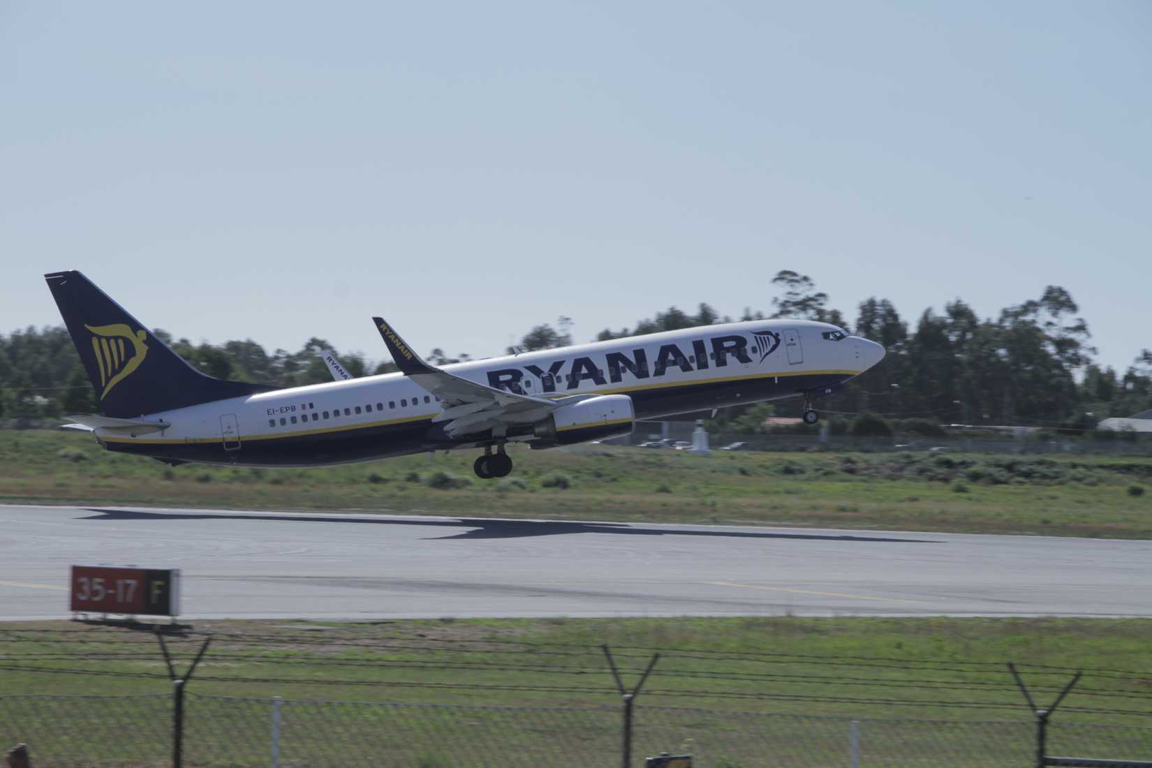Ryanair Boeing 737-800