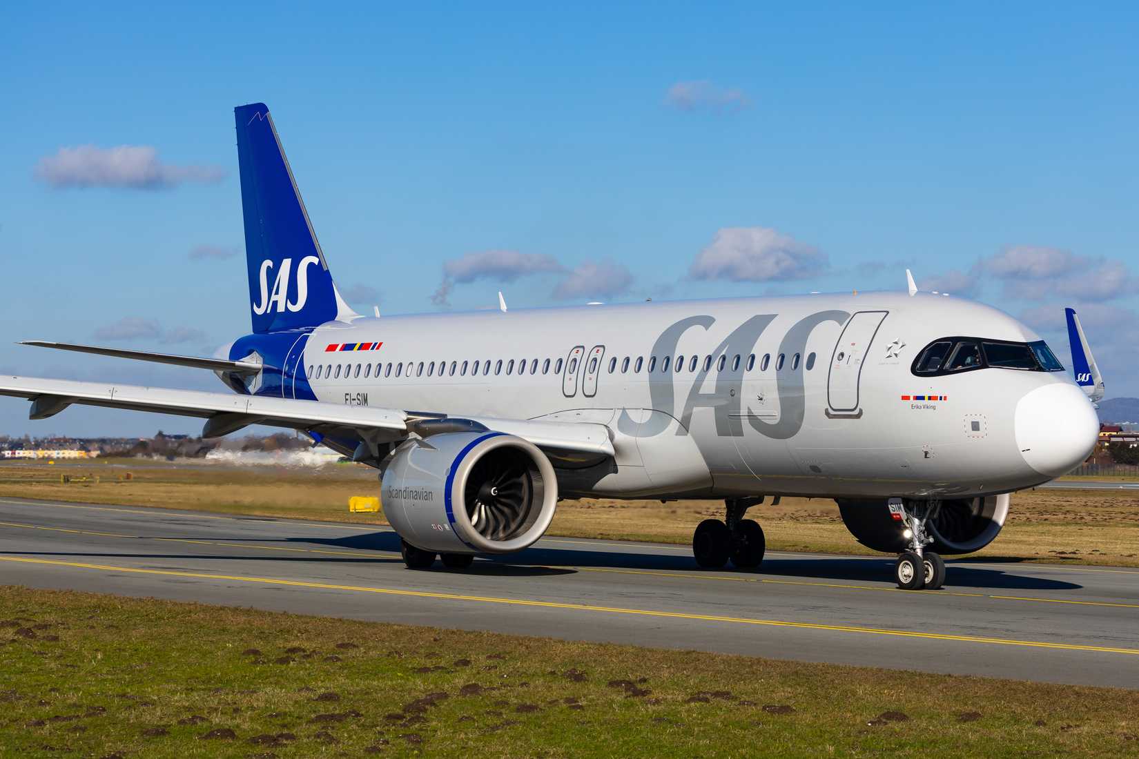 SAS Airbus A320neo taxi