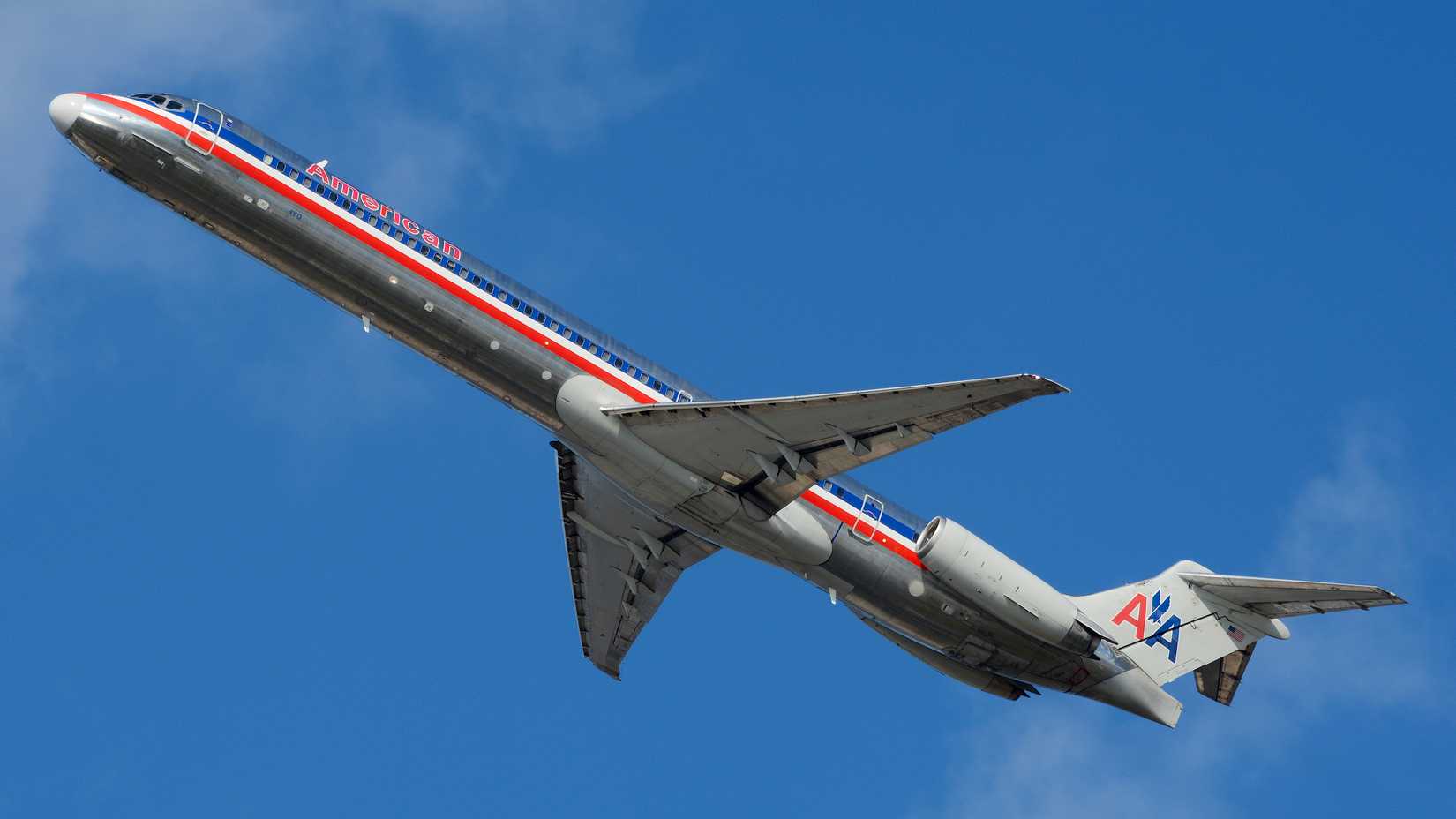 Philadelphia, PA - November 25th, 2018: An American Airlines McDonnell Douglas MD-83, in the Original 1970's American Airlines Livery, Taking Off from Philadelphia International Airport
