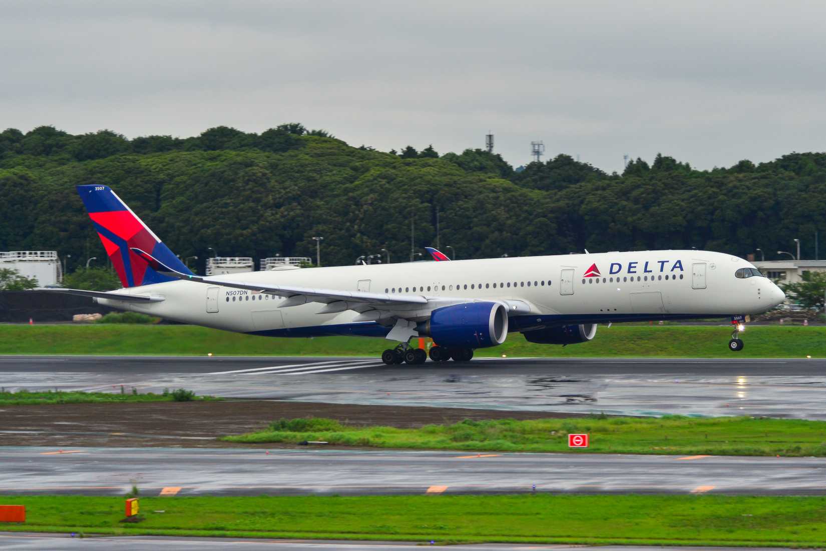 Delta Air Lines Airbus A350-900 aircraft 