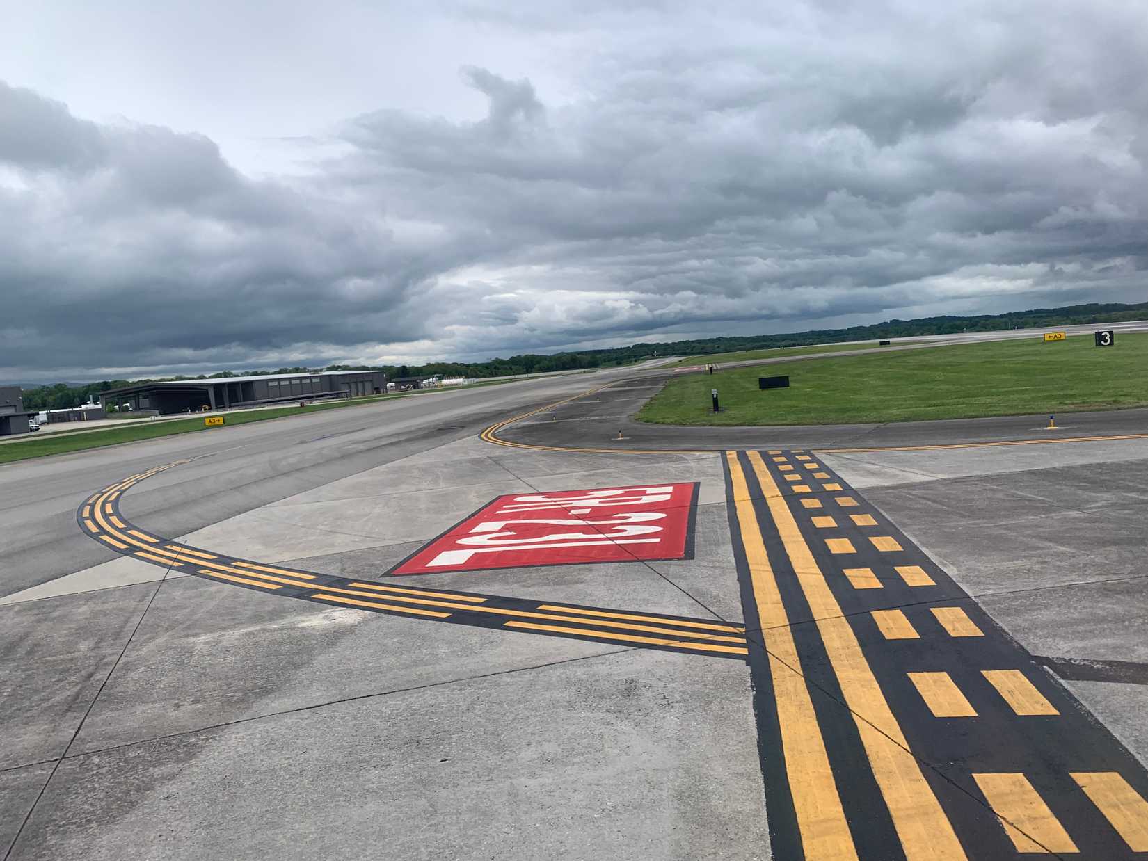 Exiting runway 5R/23L in Knoxville, Tn