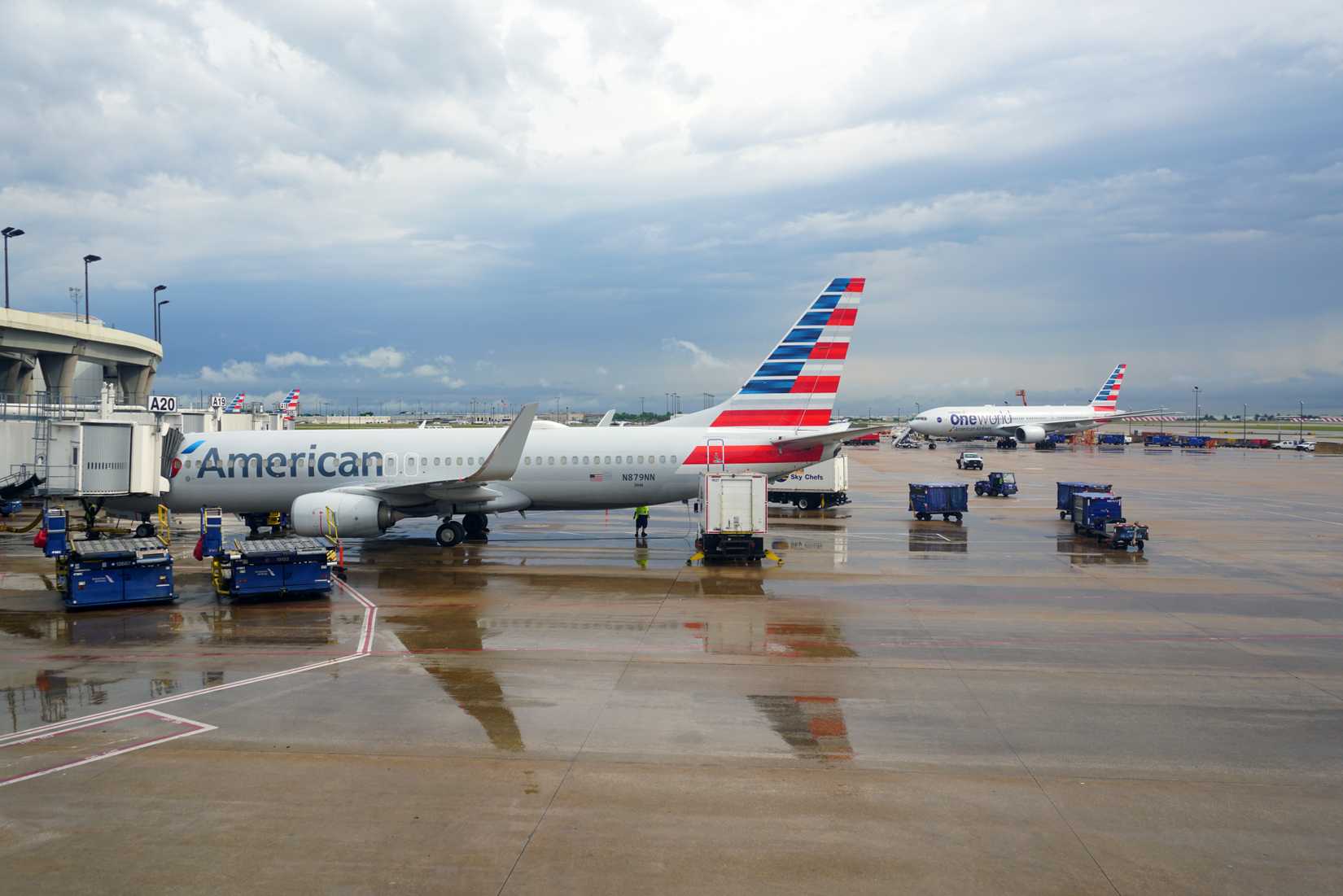 Peak Evening Rush Chaos: DFW Airport Faces Ground Stop Amid Severe Storms