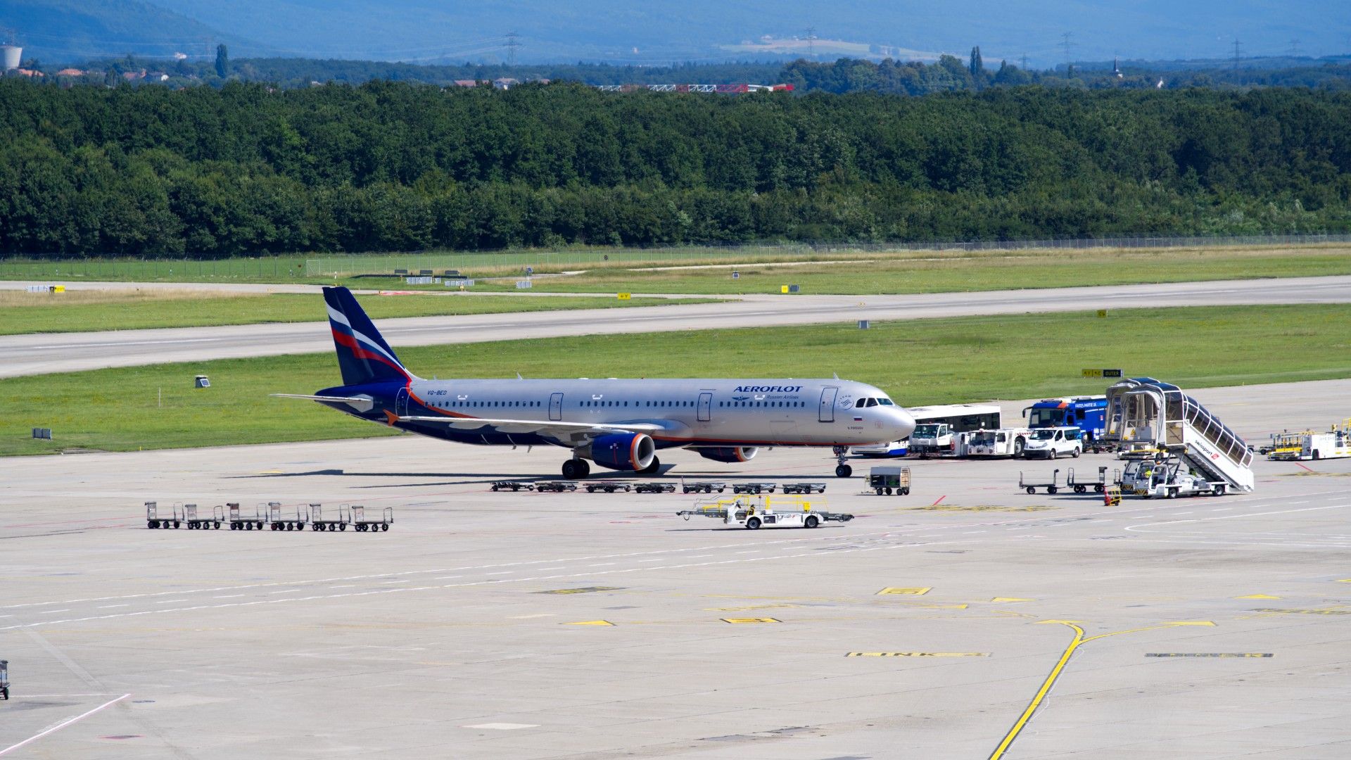 This Airbus A321 Has Been Sitting Abandoned In Switzerland For Over 4 Years: Here’s Why