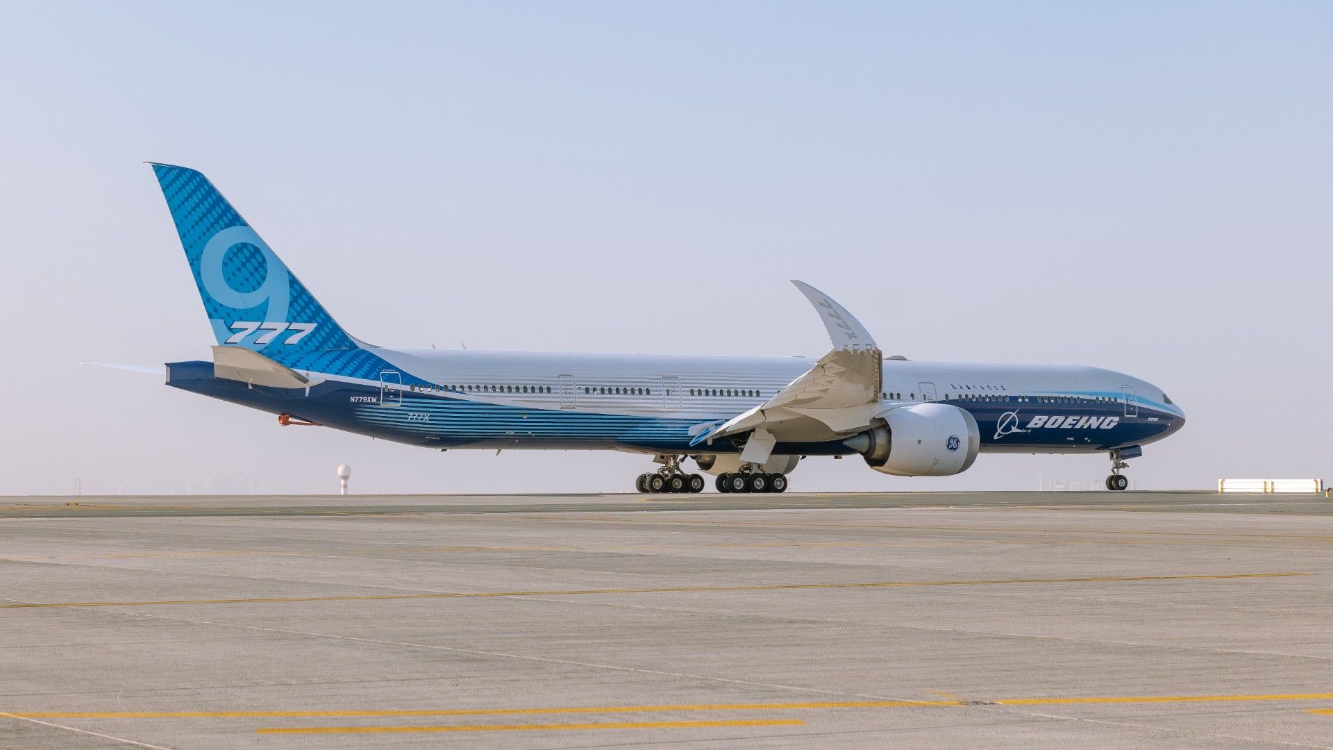 Boeing 777-9 Parked