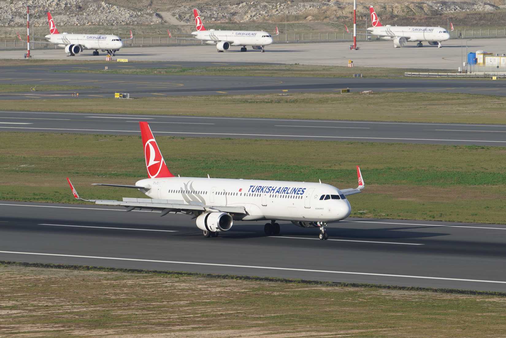 Turkish Airlines Airbus A321 on the runway at Istanbul Airport