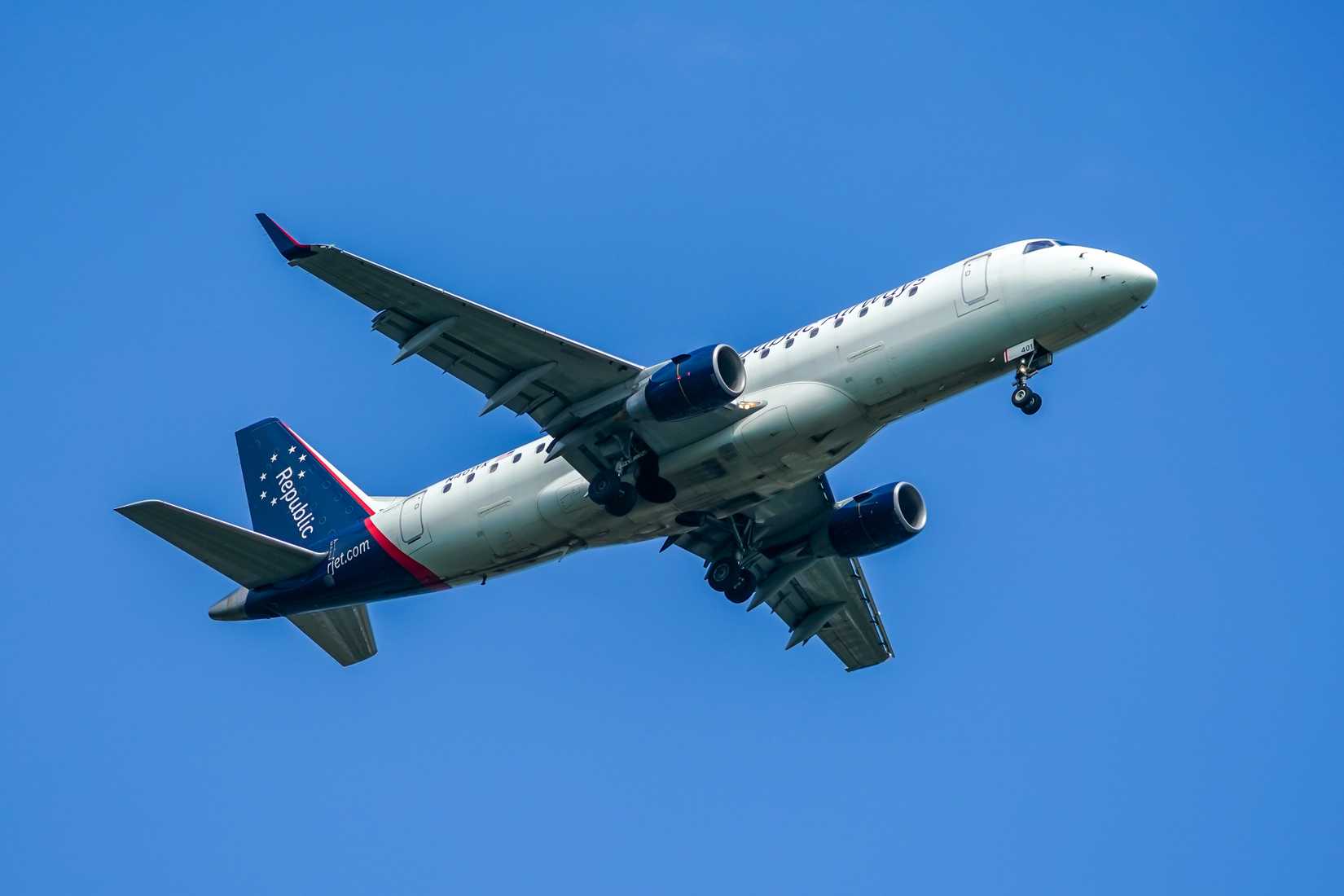 republic airways Embraer 175 in the skies