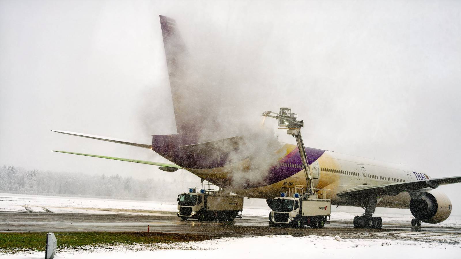 How Much Does It Cost An Airline To De-Ice A Boeing 777?