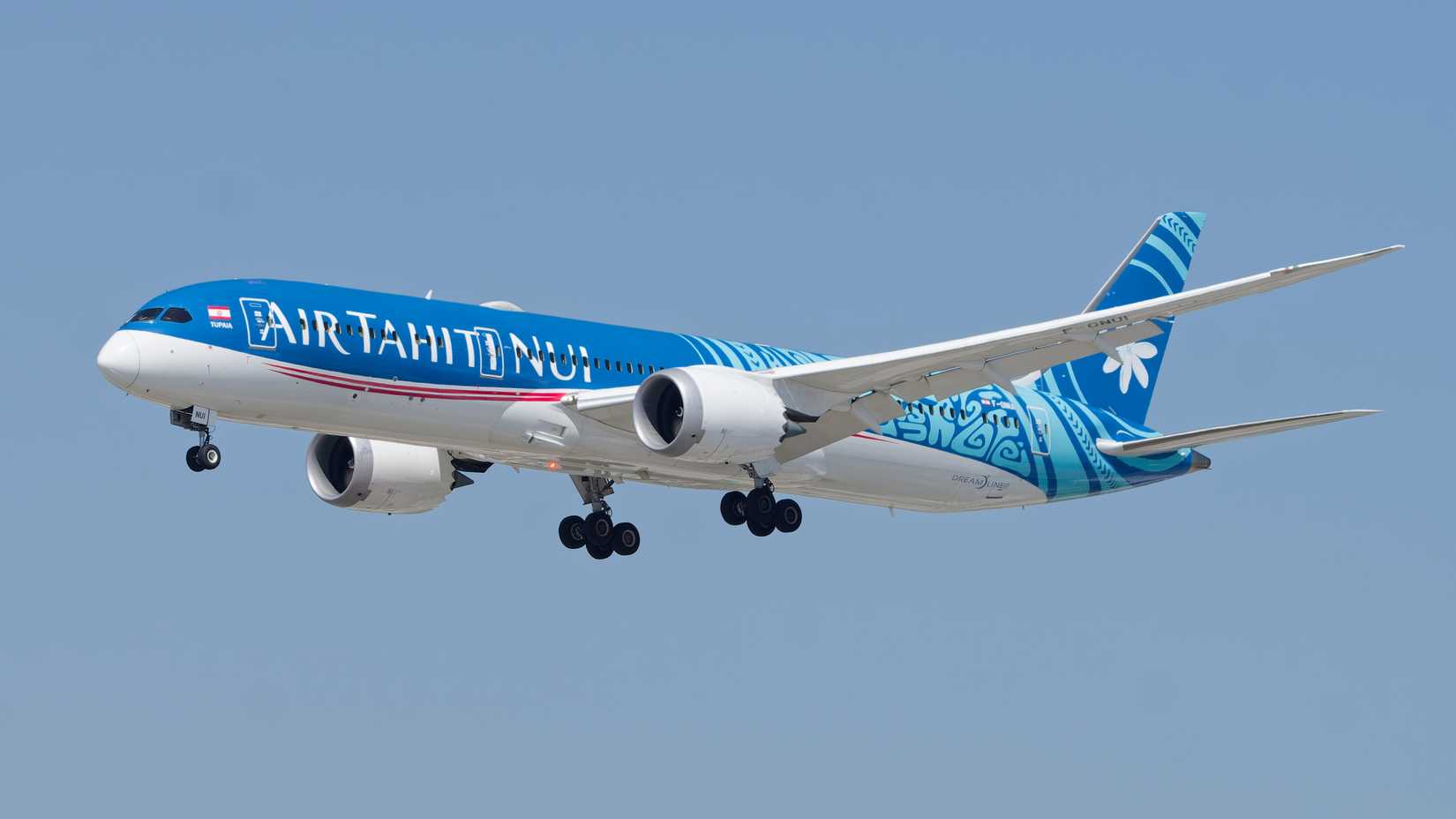 Air Tahiti Nui Boeing 787-9 On Approach