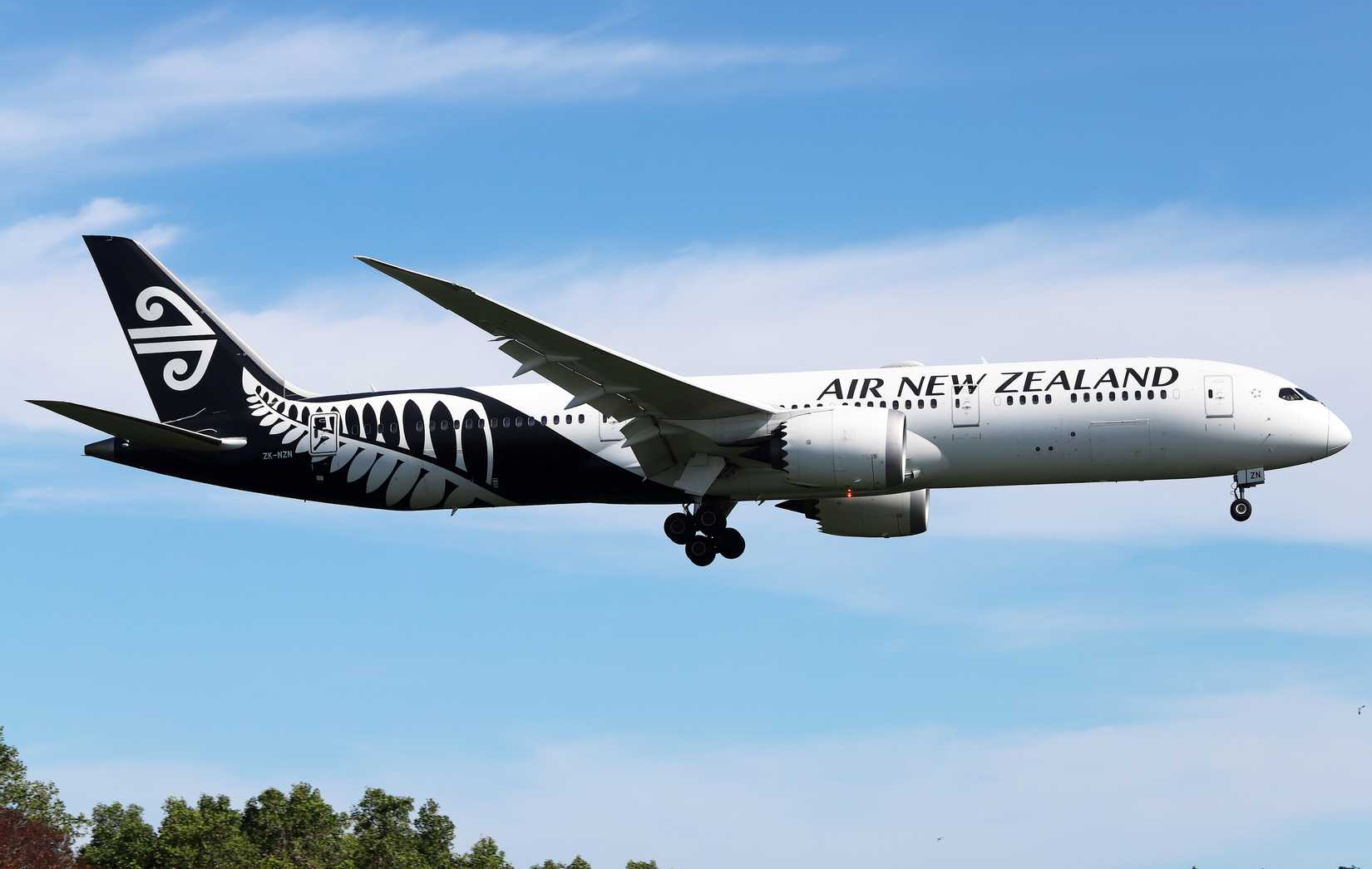 Air New Zealand Boeing 787-9 aircraft on the final approach