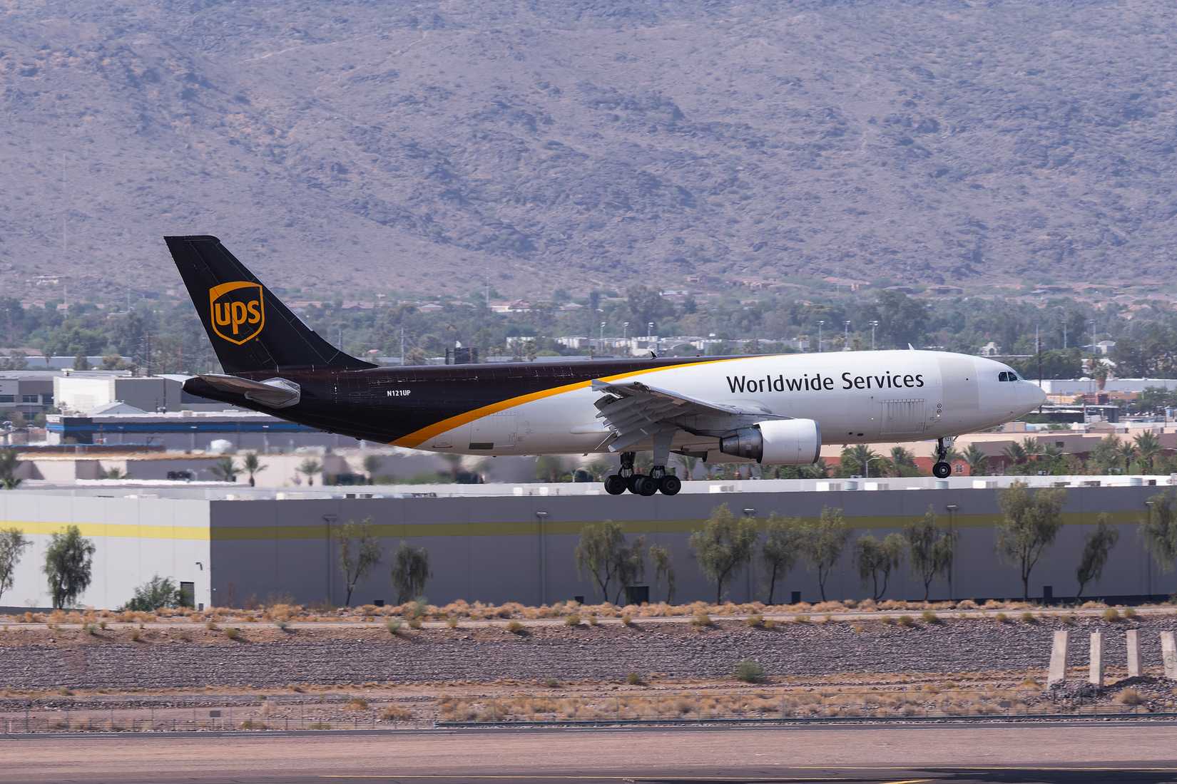 UPS Airlines Airbus A300 Landing