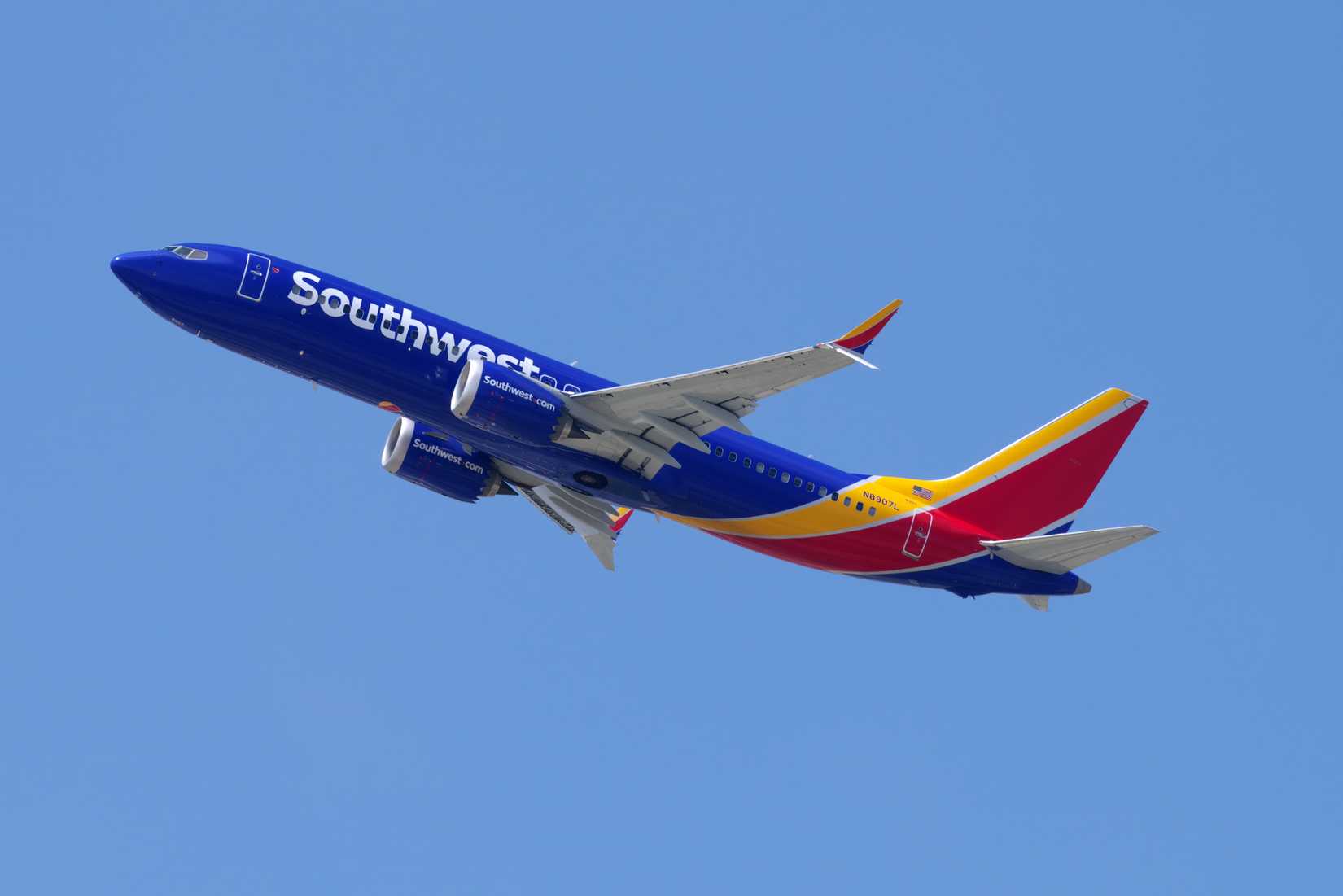 Southwest Airlines Boeing 737 MAX 8 Climbing