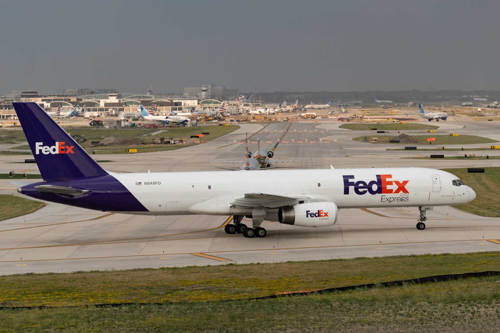 FedEx Express Boeing 757-200 Taxing