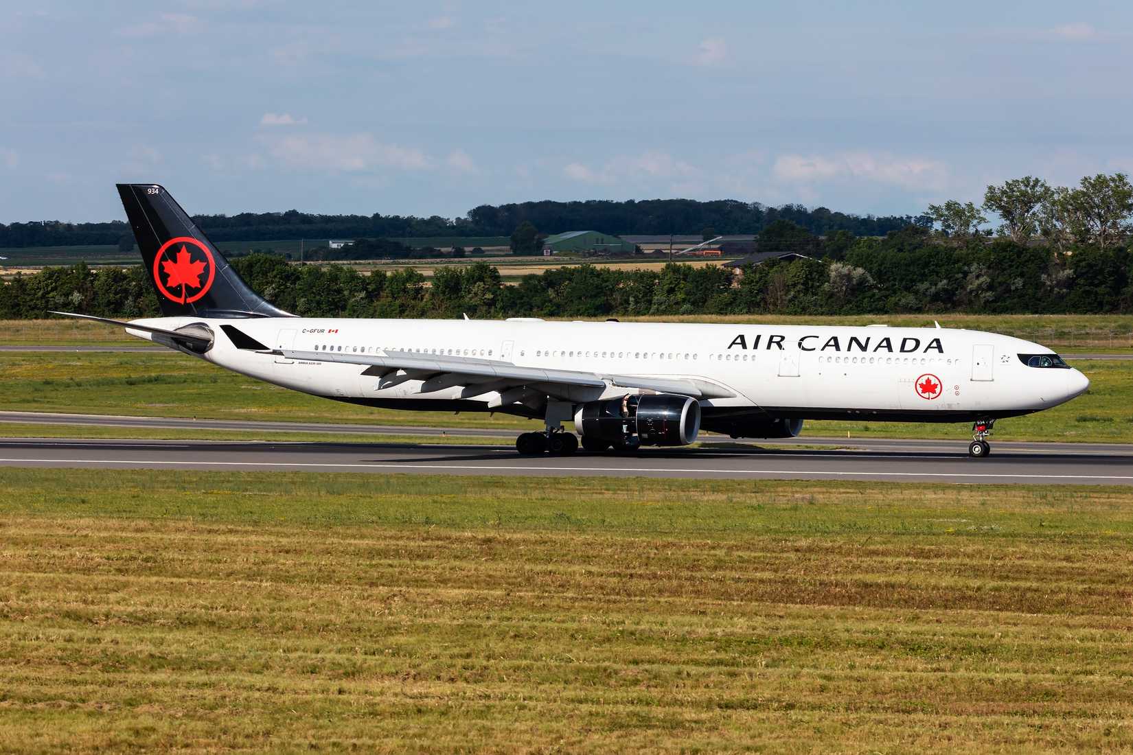 Air Canada Airbus A330-300 Landing