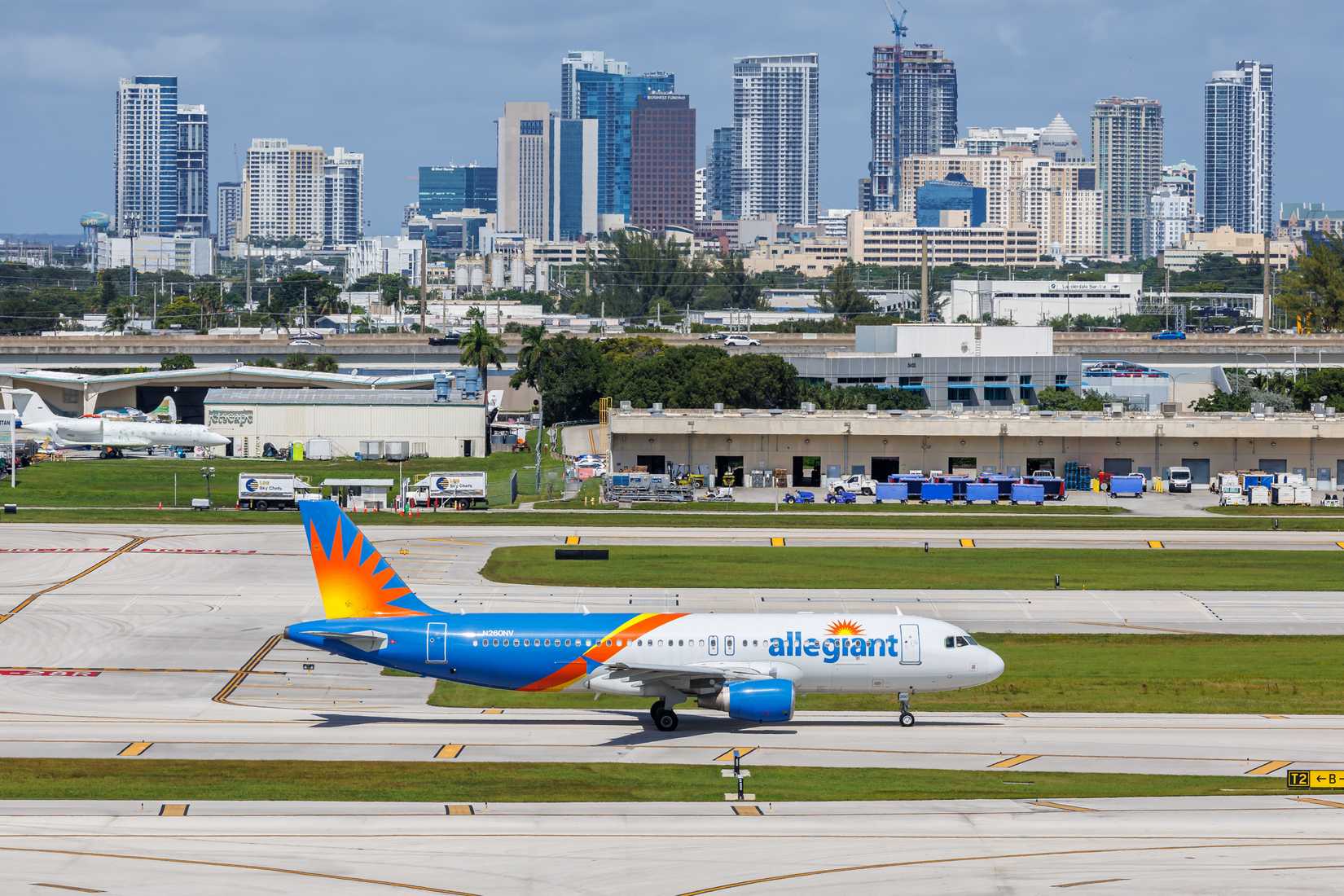 Allegiant A320 Taxiing