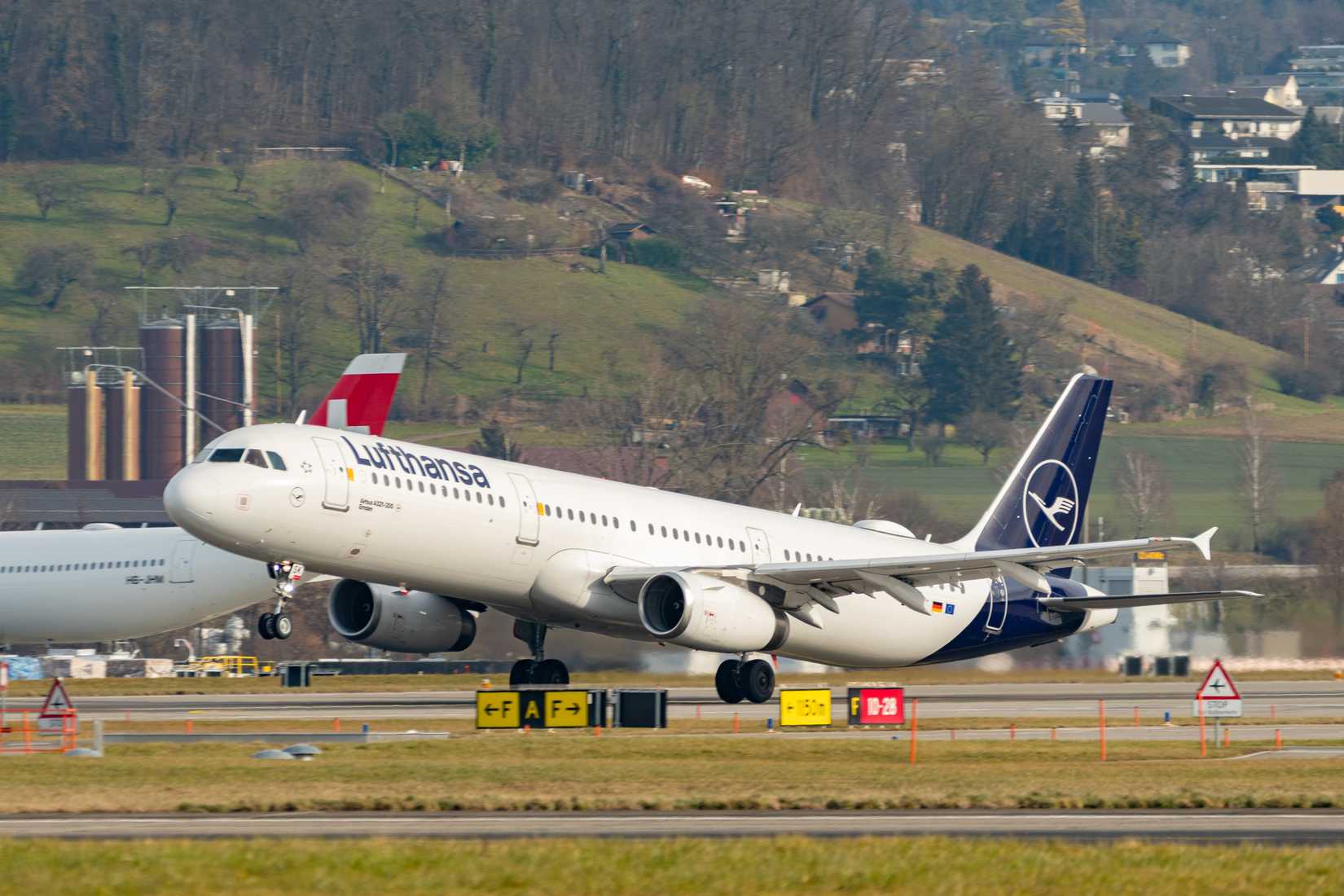 Lufthansa A321 Landing