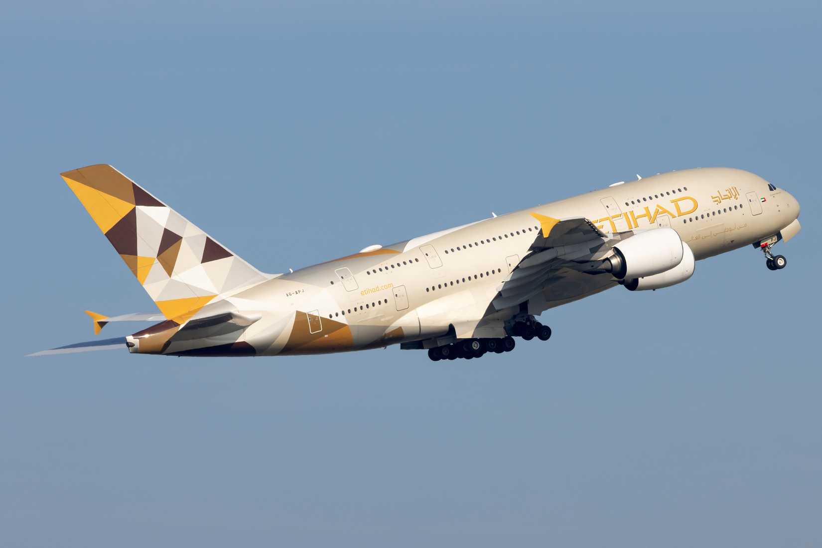 18-02-2025, Paris, France. Etihad Airbus A380-861 "A6-APJ" departing from Runway 08L at Paris Charles de Gaulle Airport.