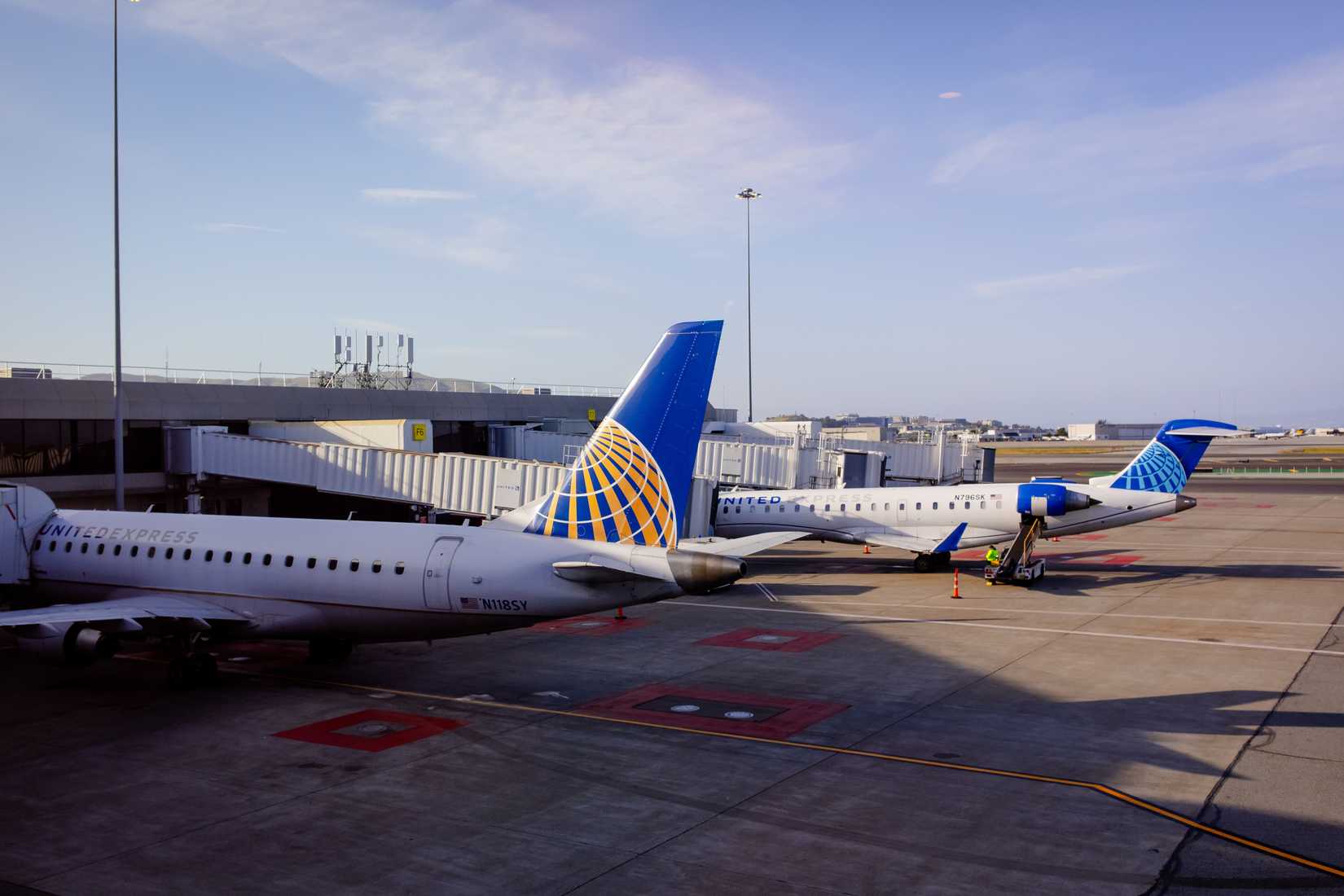 united aircraft at the gate