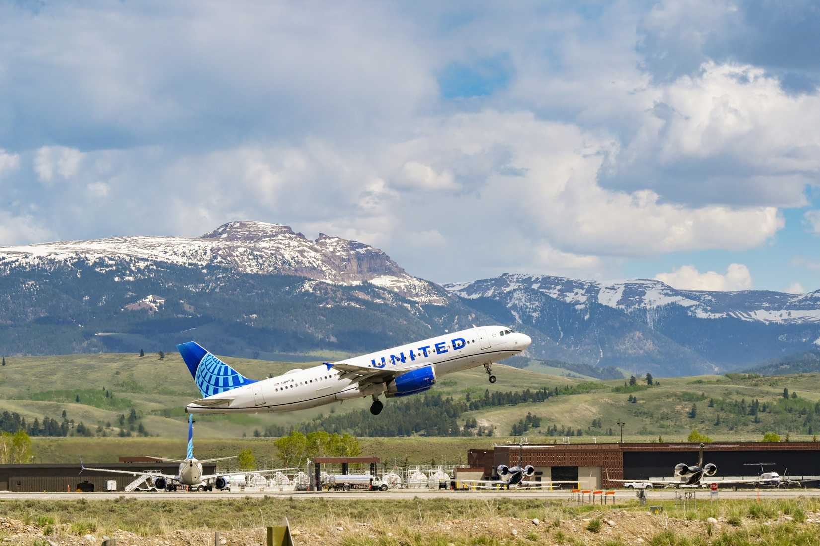 Jackson Hole Airport United Airlines takeoff