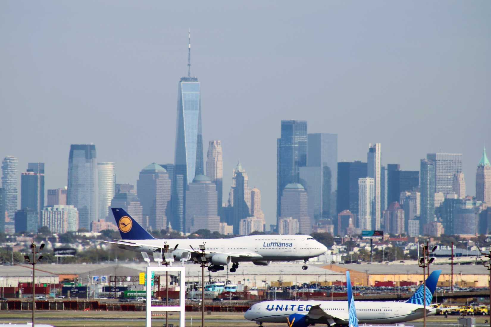Lufthansa Boeing 747 landing at Newark