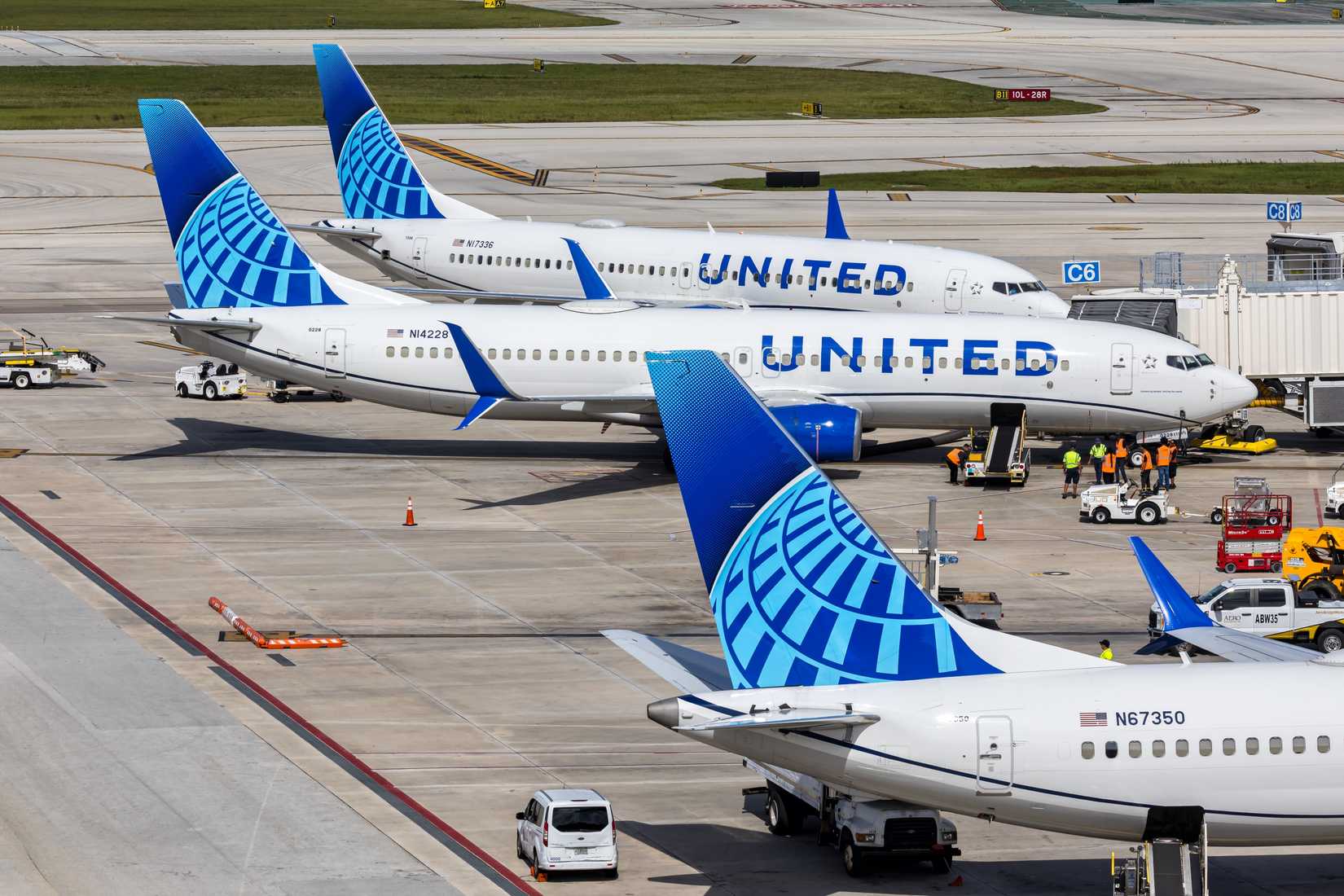 United Airlines Boeing 737 at Fort Lauderdale