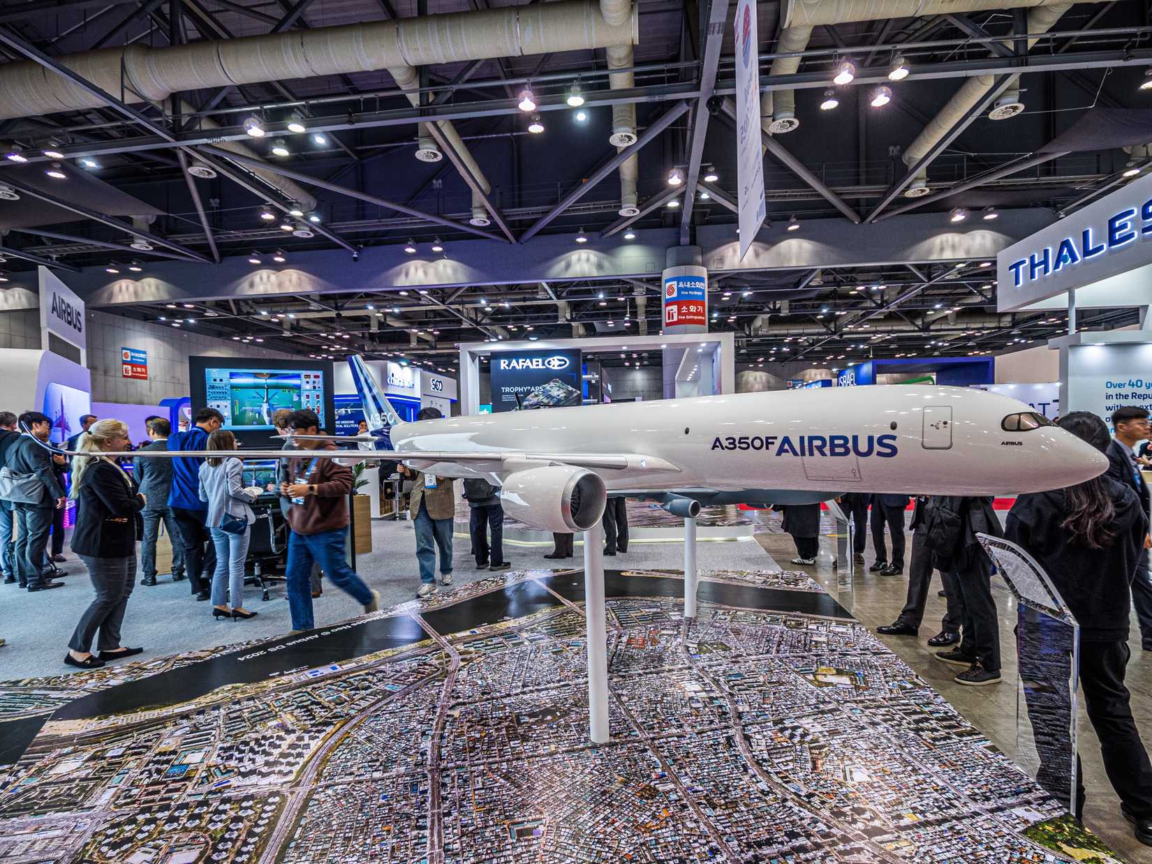 Airbus A350F Model