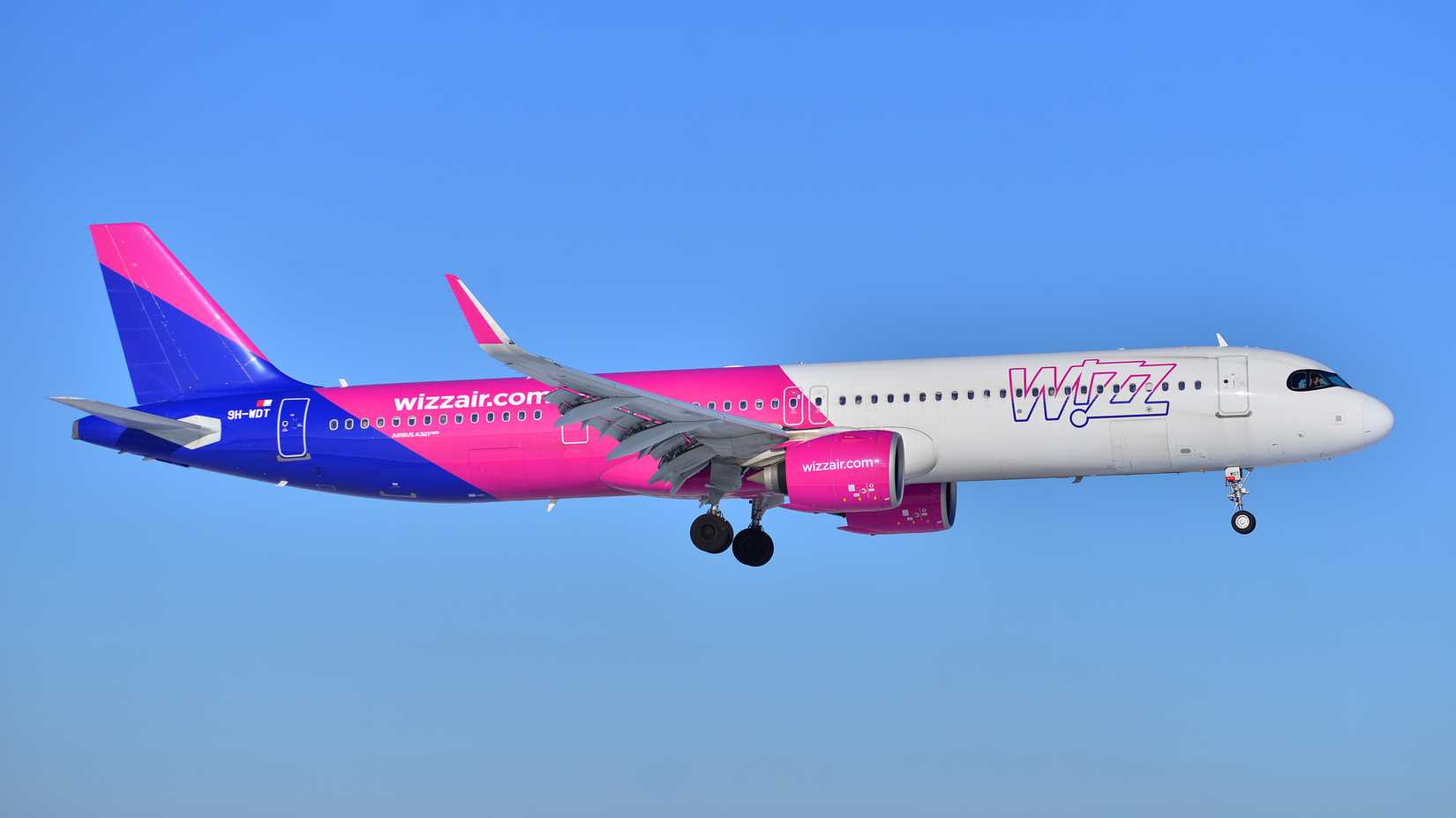 Wizz Air Airbus A321neo On Approach