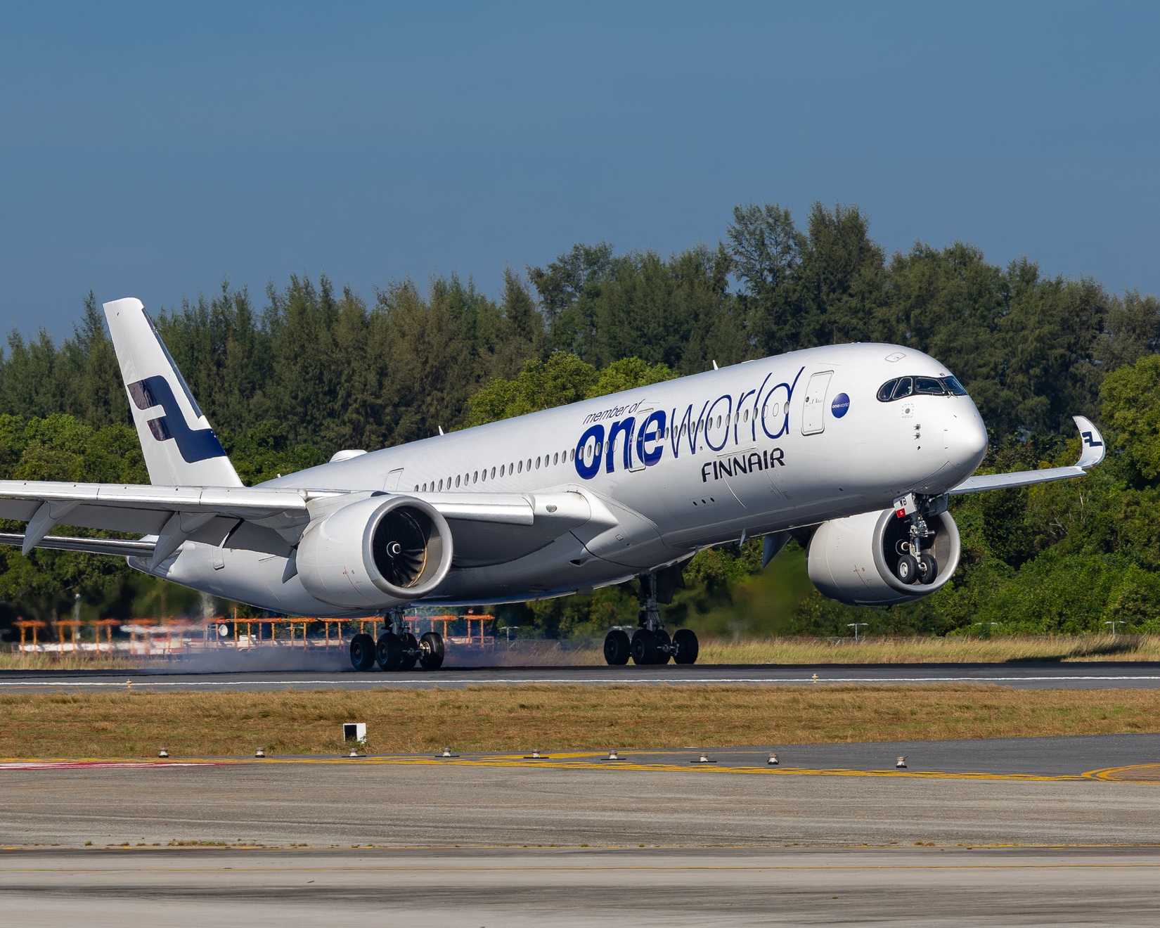 Finnair A350 Landing