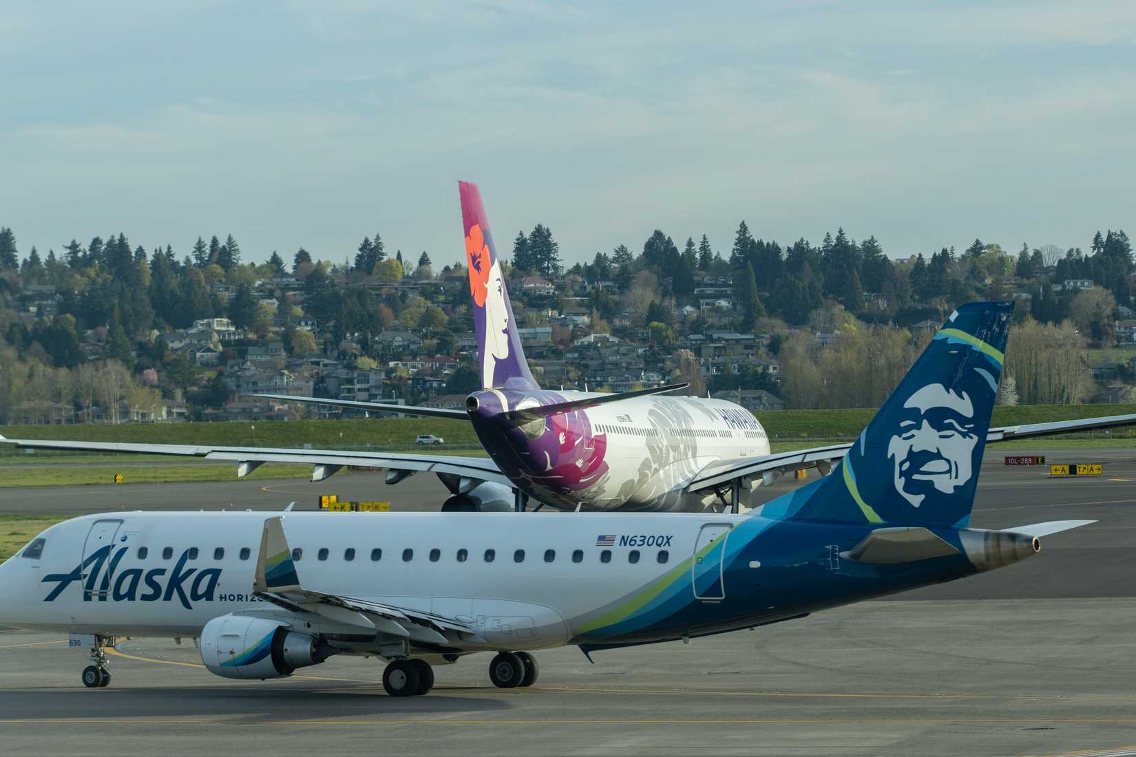 Hawaiian A330 and Alaska regional jet 