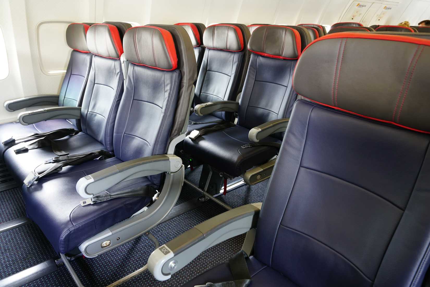 American Airlines Boeing 757 cabin