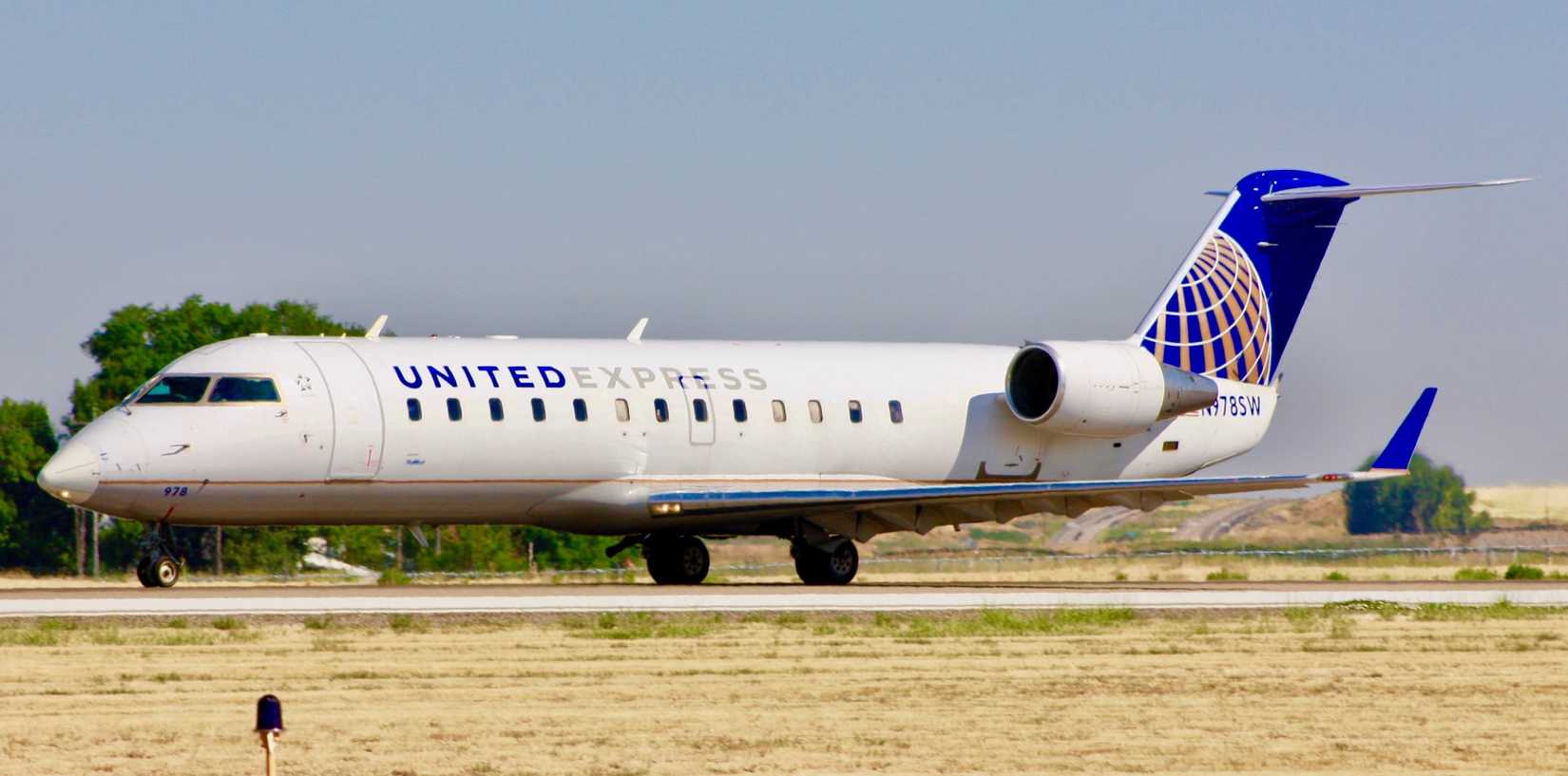 United Express Bombardier CRJ-200 aircraft 