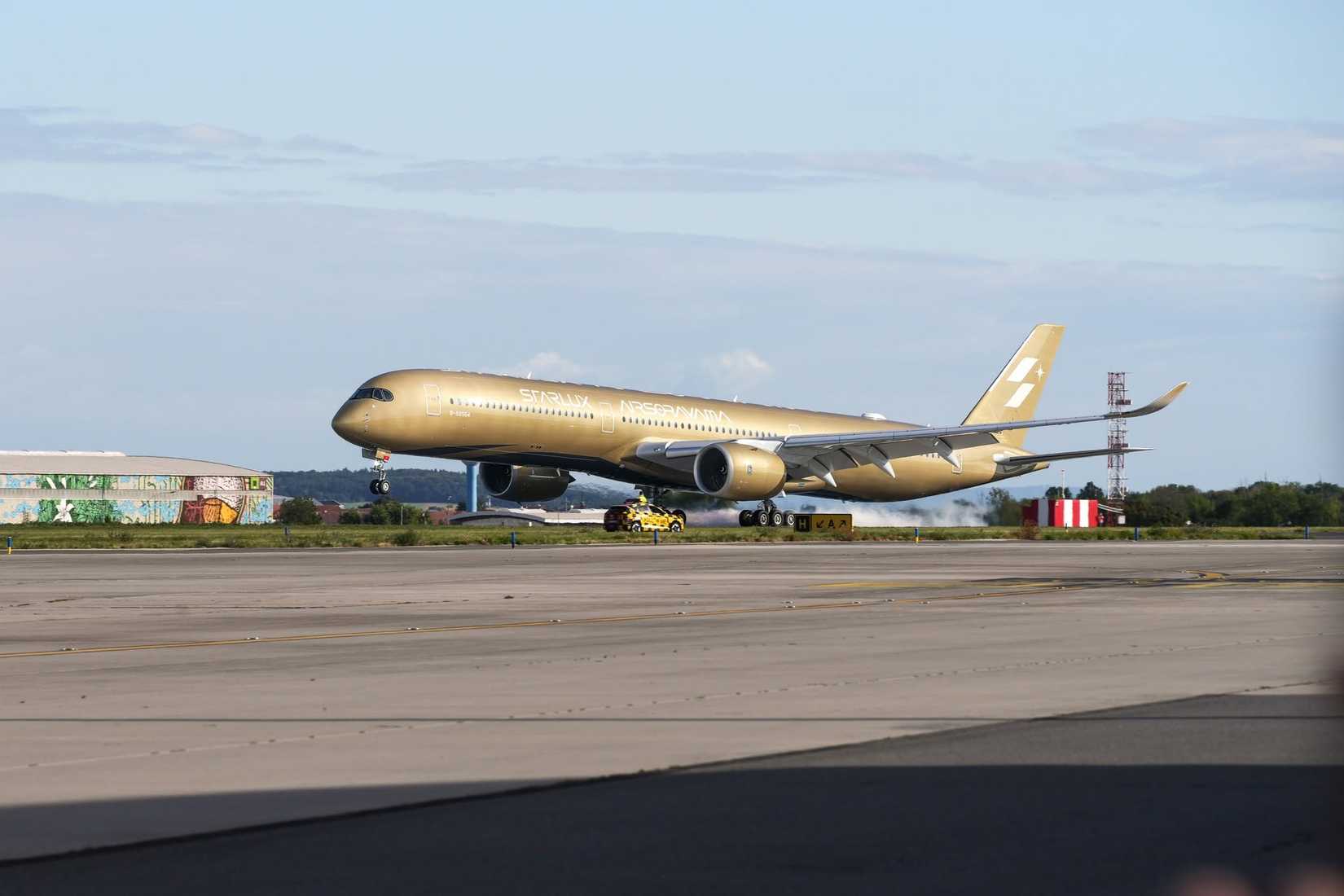 STARLUX A350