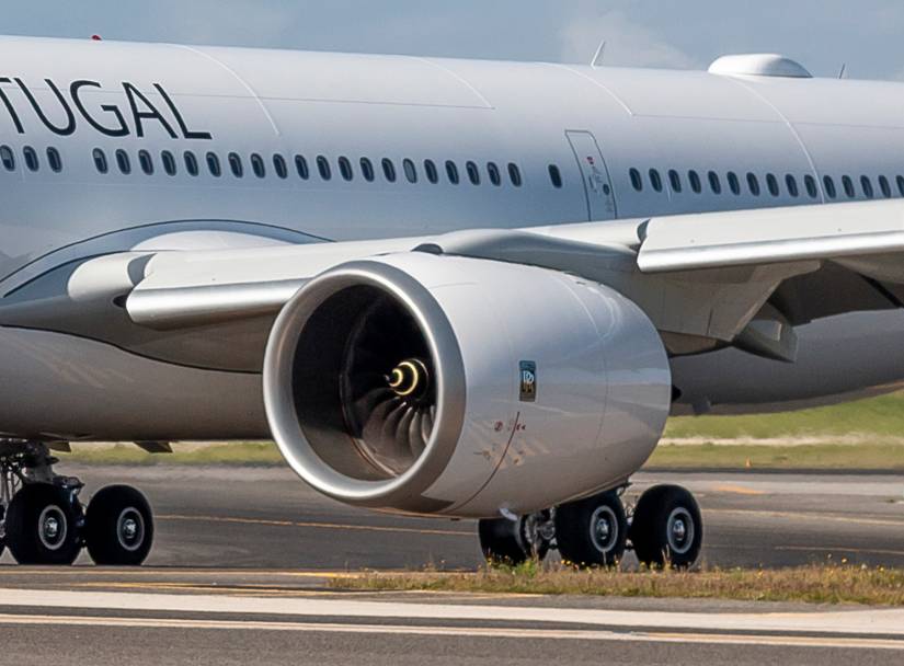 TAP_A330-900NEO_just_arrived_at_Lisbon_airport_(40589888703)_(cropped)
