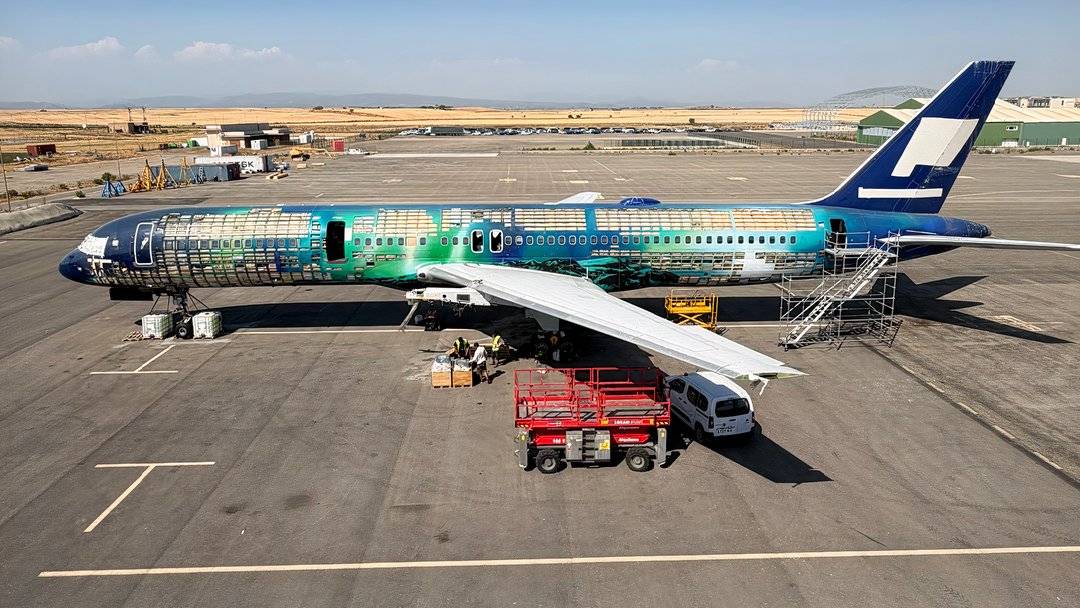Scrapped But Not Gone: Iconic Icelandair Boeing 757 Turned Into Keychains