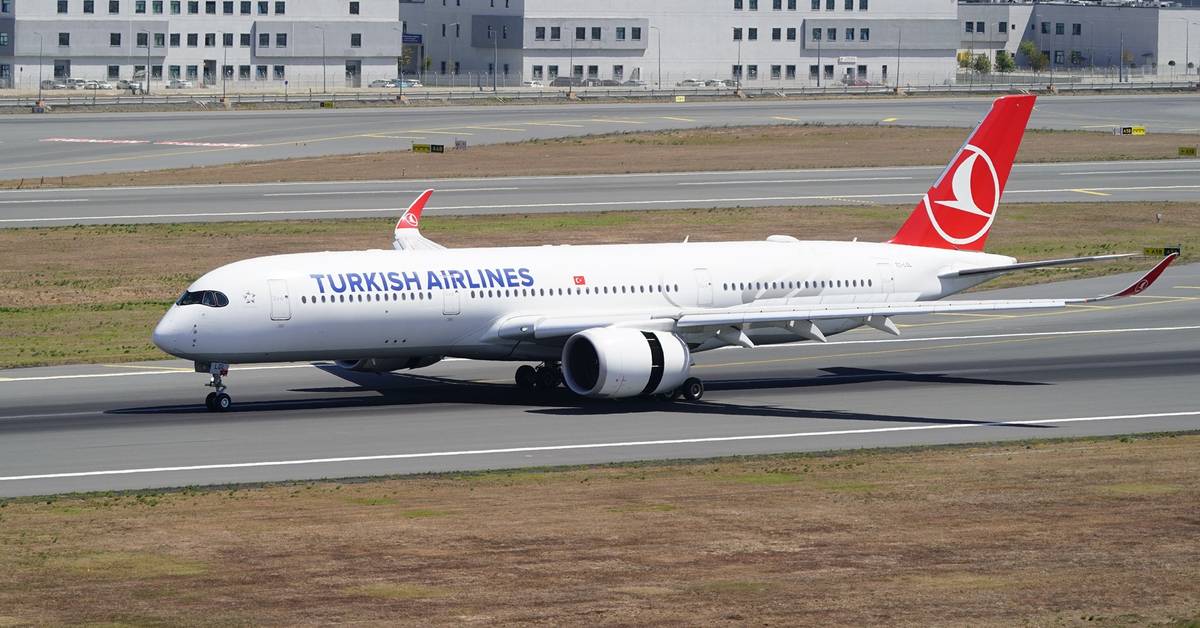 Would You Rather Fly On A Boeing 787 Or Airbus A350?