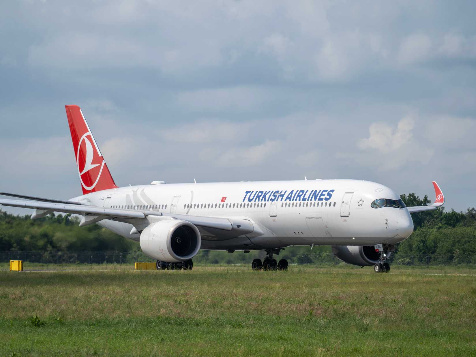 Turkish Airlines Airbus A350-900 MC MEDIASTUDIO