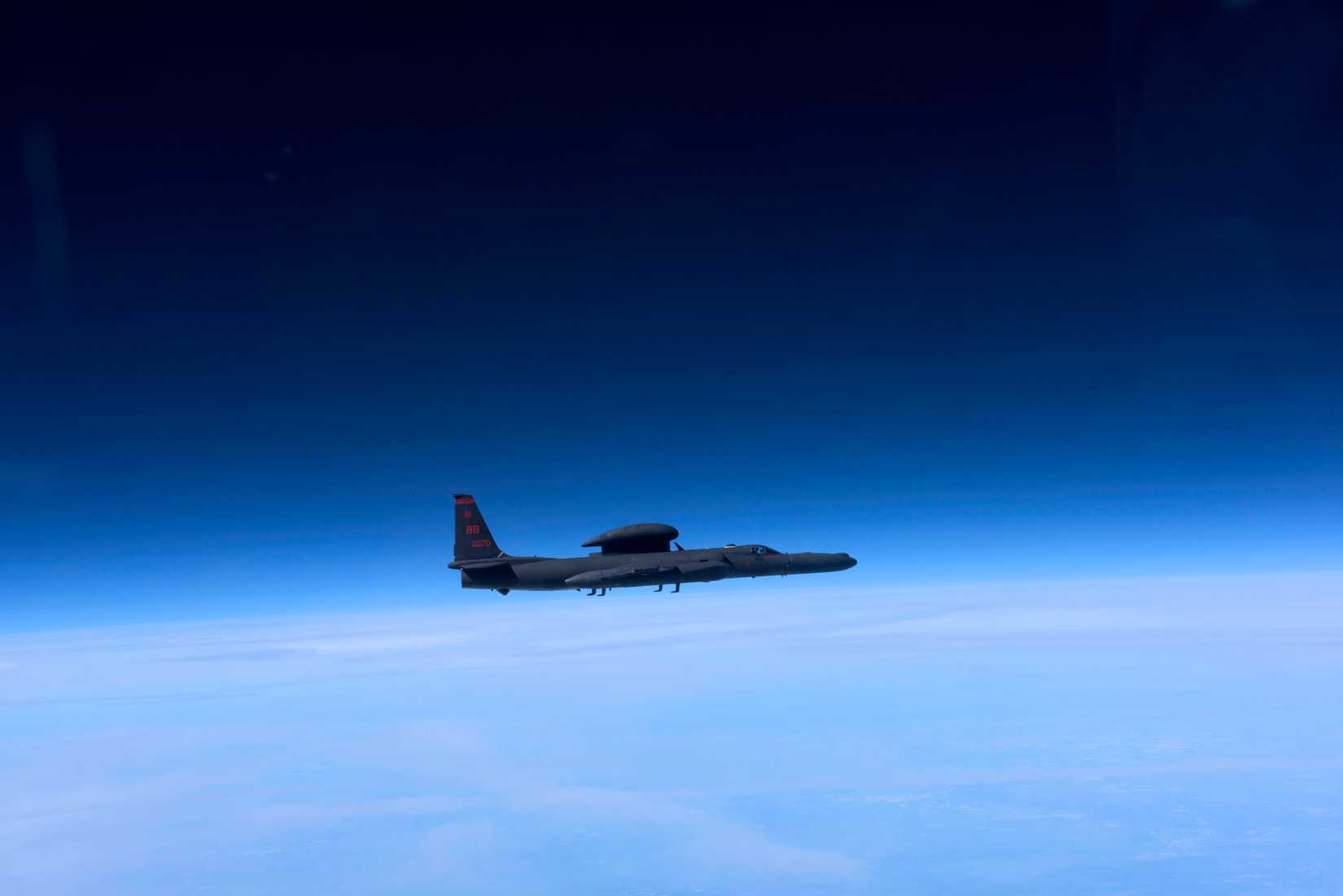 U- 2 Dragon Lady approaches an altitude near 70,000 ft