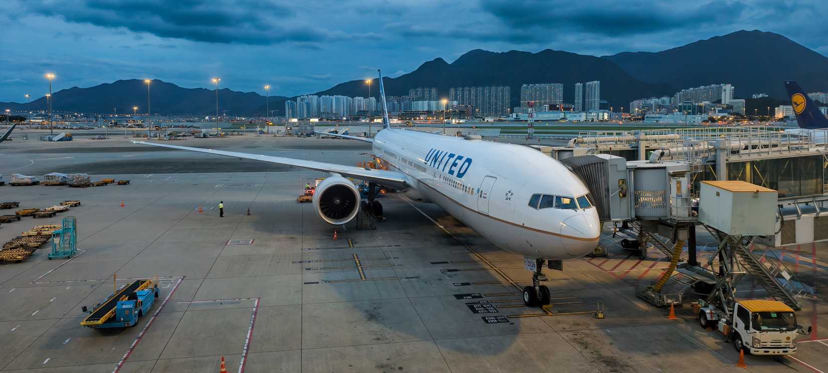 United Airlines 777 at Hong Kong Allora Empire Art