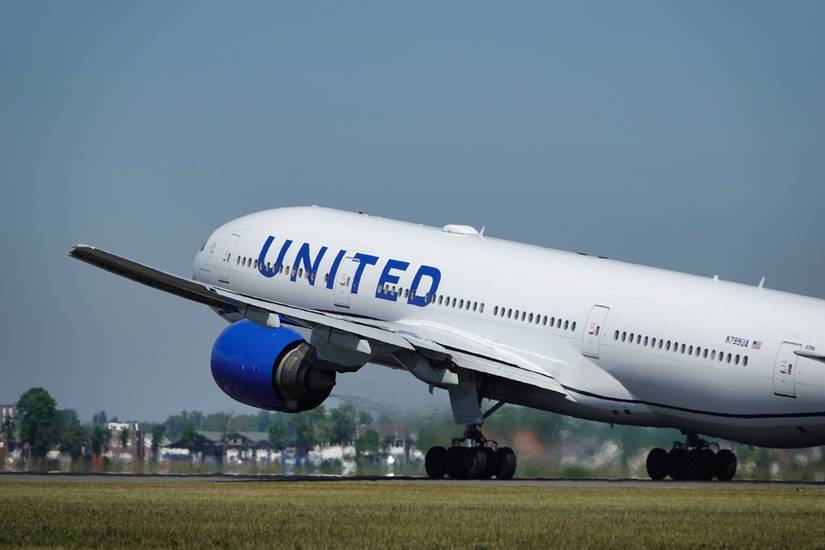 United Airlines 777