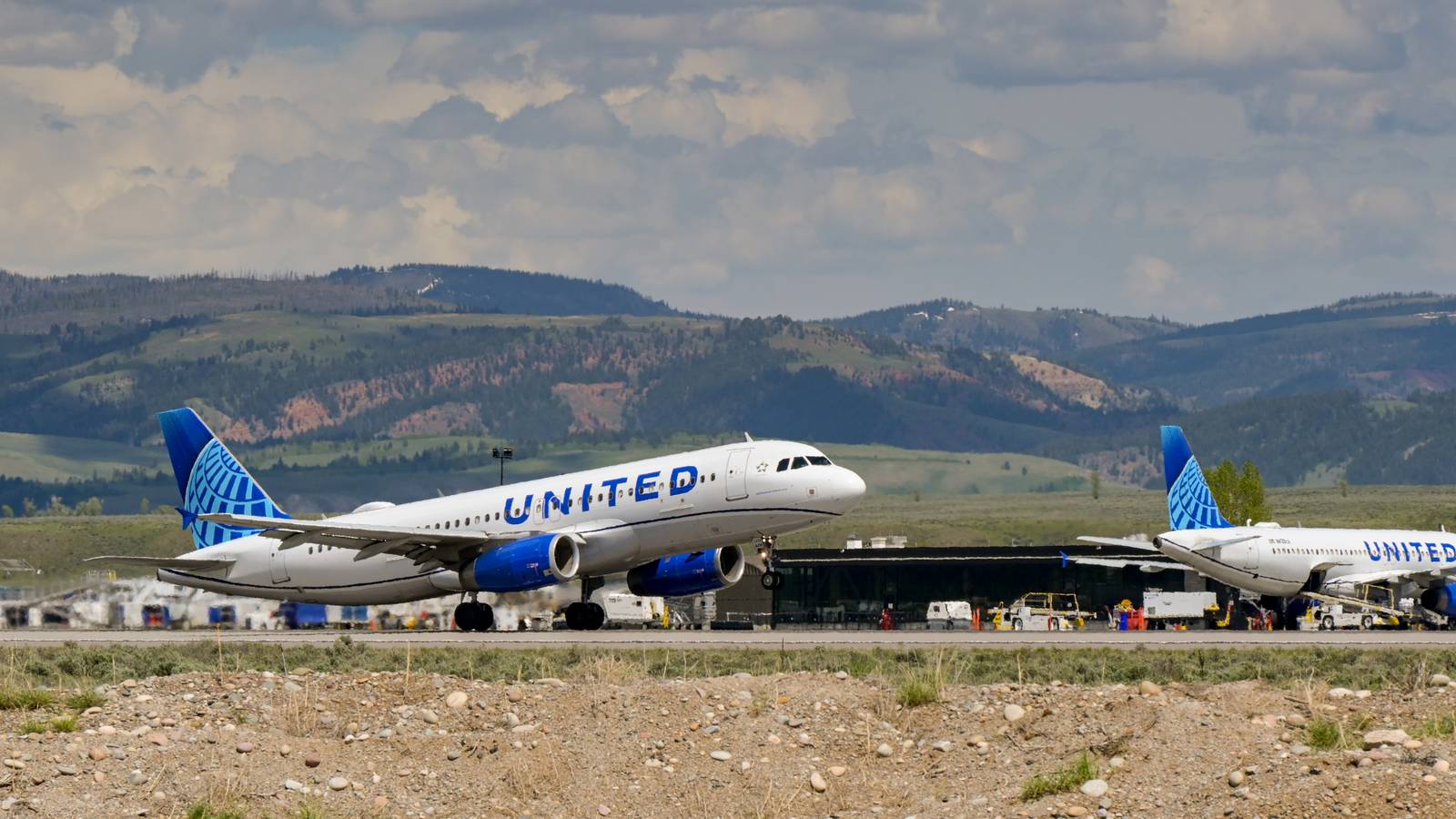 United Airlines’ CEO Credits His Card Counting & Gambling Skill For Being Banned From Casinos