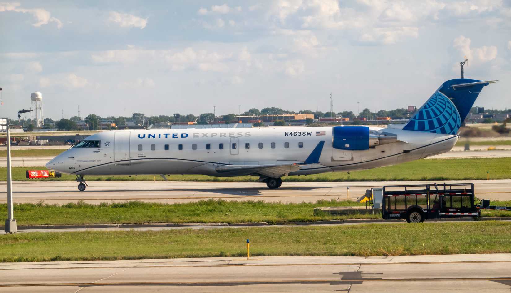 United Airlines CRJ200