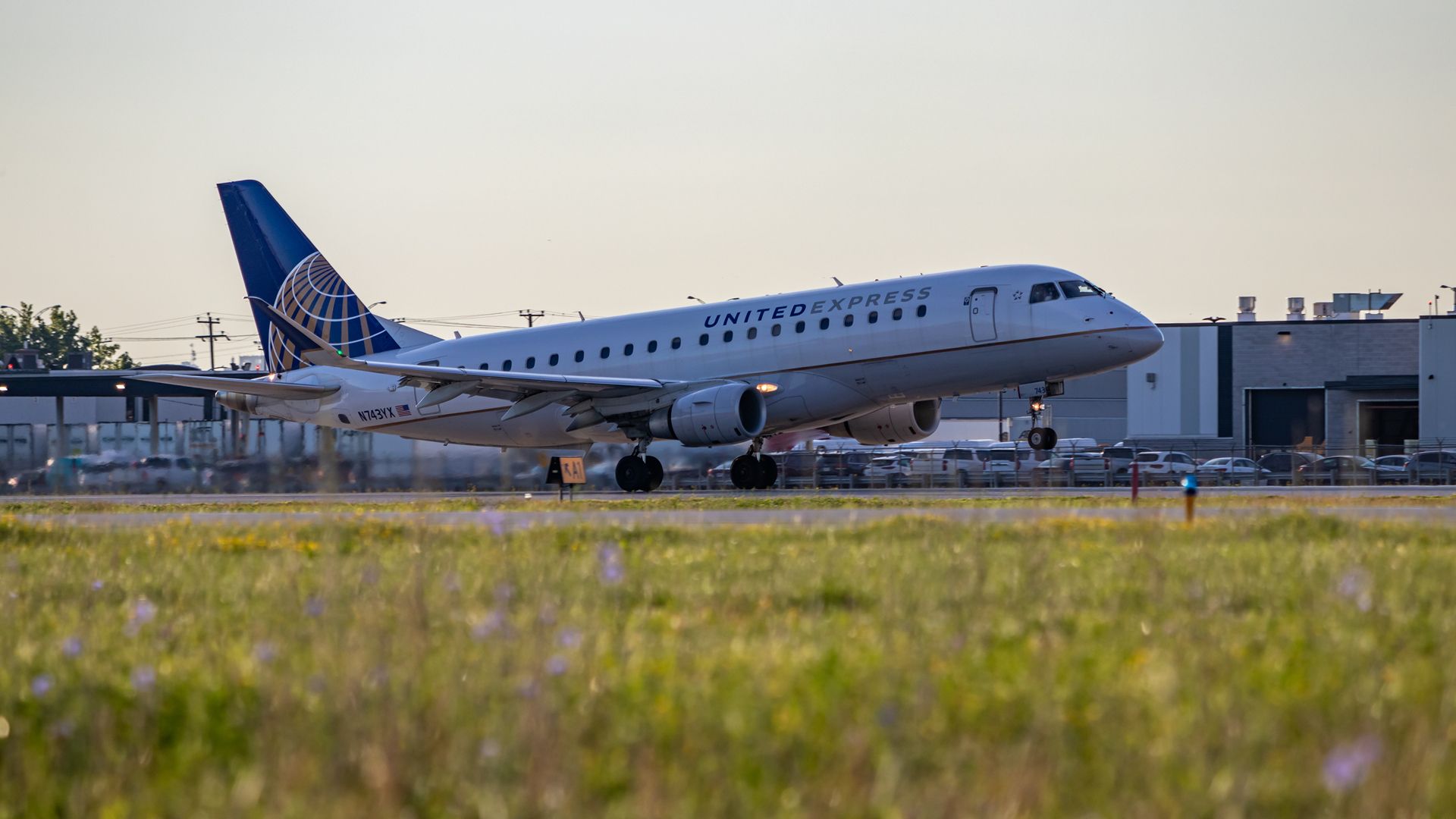 Woman alleges United failed to alert police after seatmate’s lewd act; received $100 credit