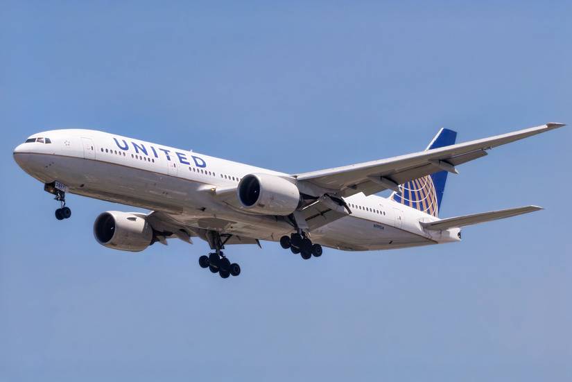 United Airlines 777