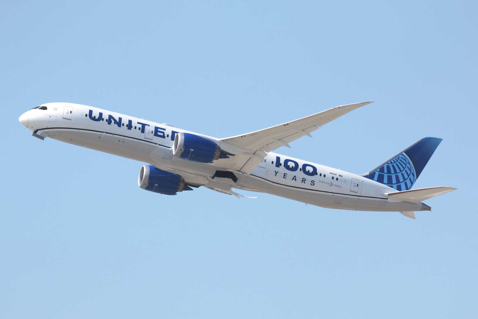 United Airlines Boeing 787-9 '100 years' Livery Climbing